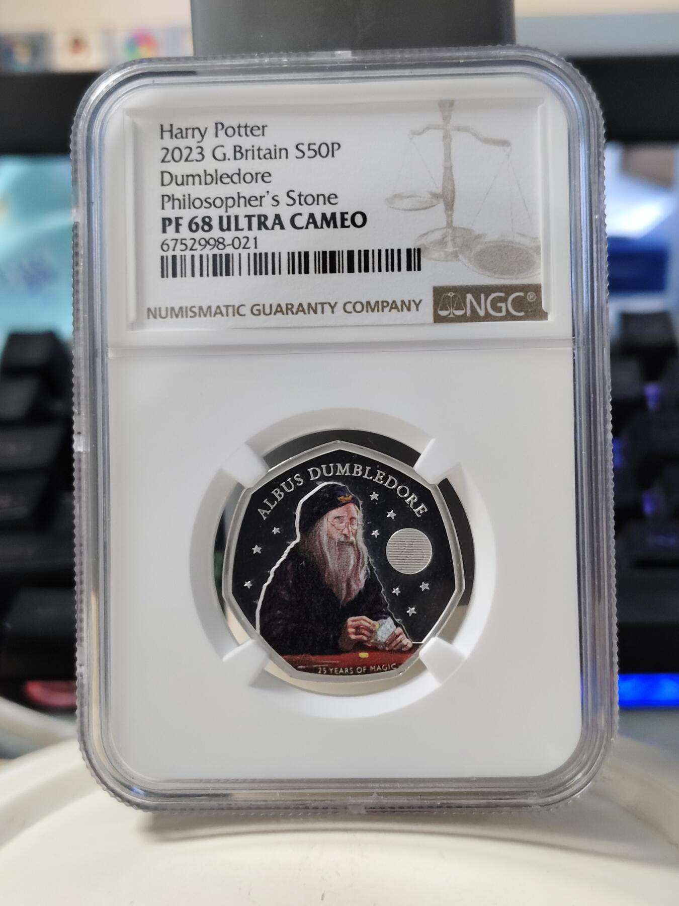 第168期拍卖【长期征集拍品】 英国2023年哈利波特阿不思邓不利多50便士彩色纪念银币NGC-PF68原盒证书，925银，8克，发行15000枚