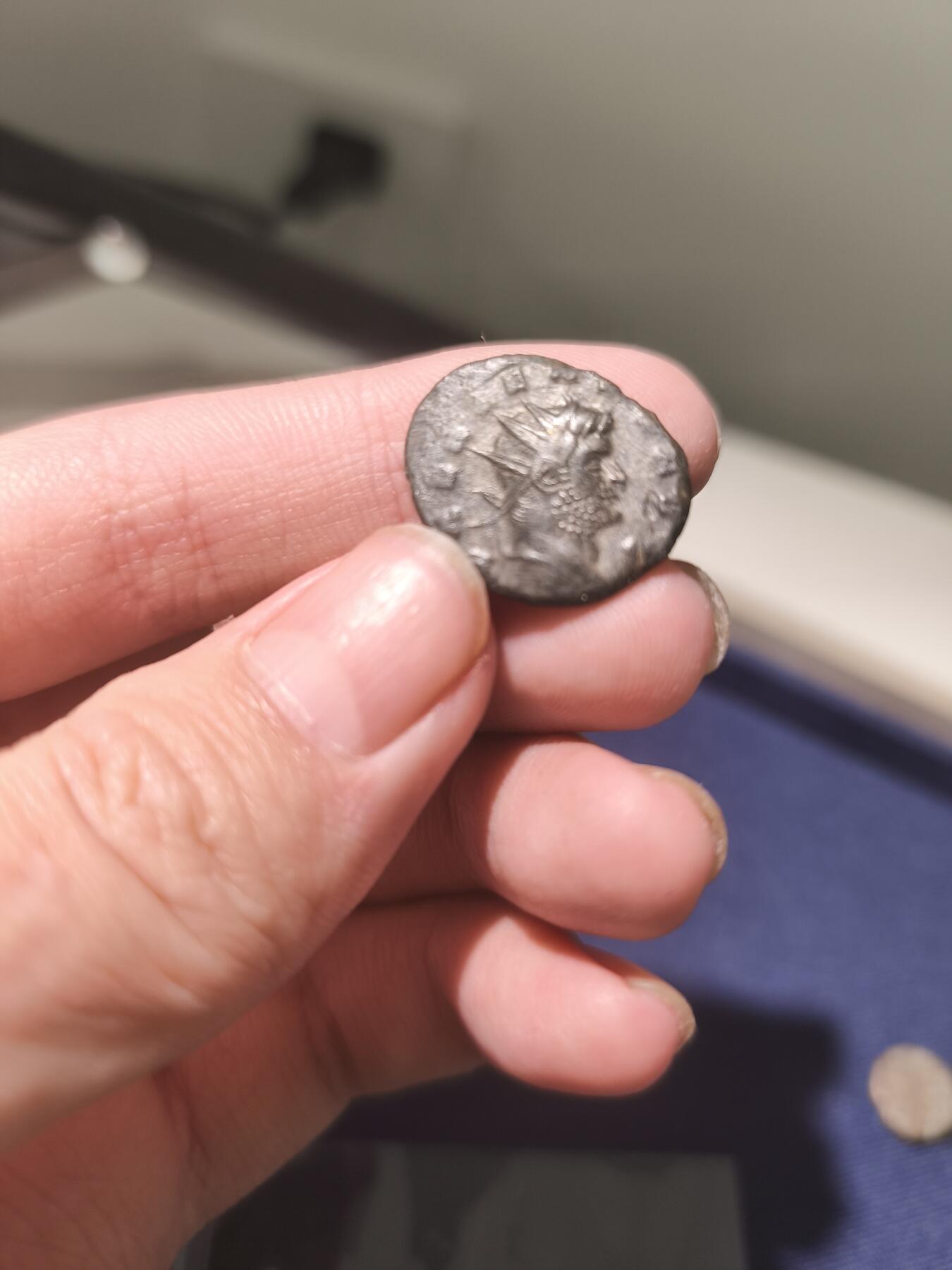 天津星盘世界钱币第一期4.18 古罗马加里恩努斯安东尼安银币，手感比较厚重，背面是安康女神题材比较吉祥，正面皇帝头像炯炯有神