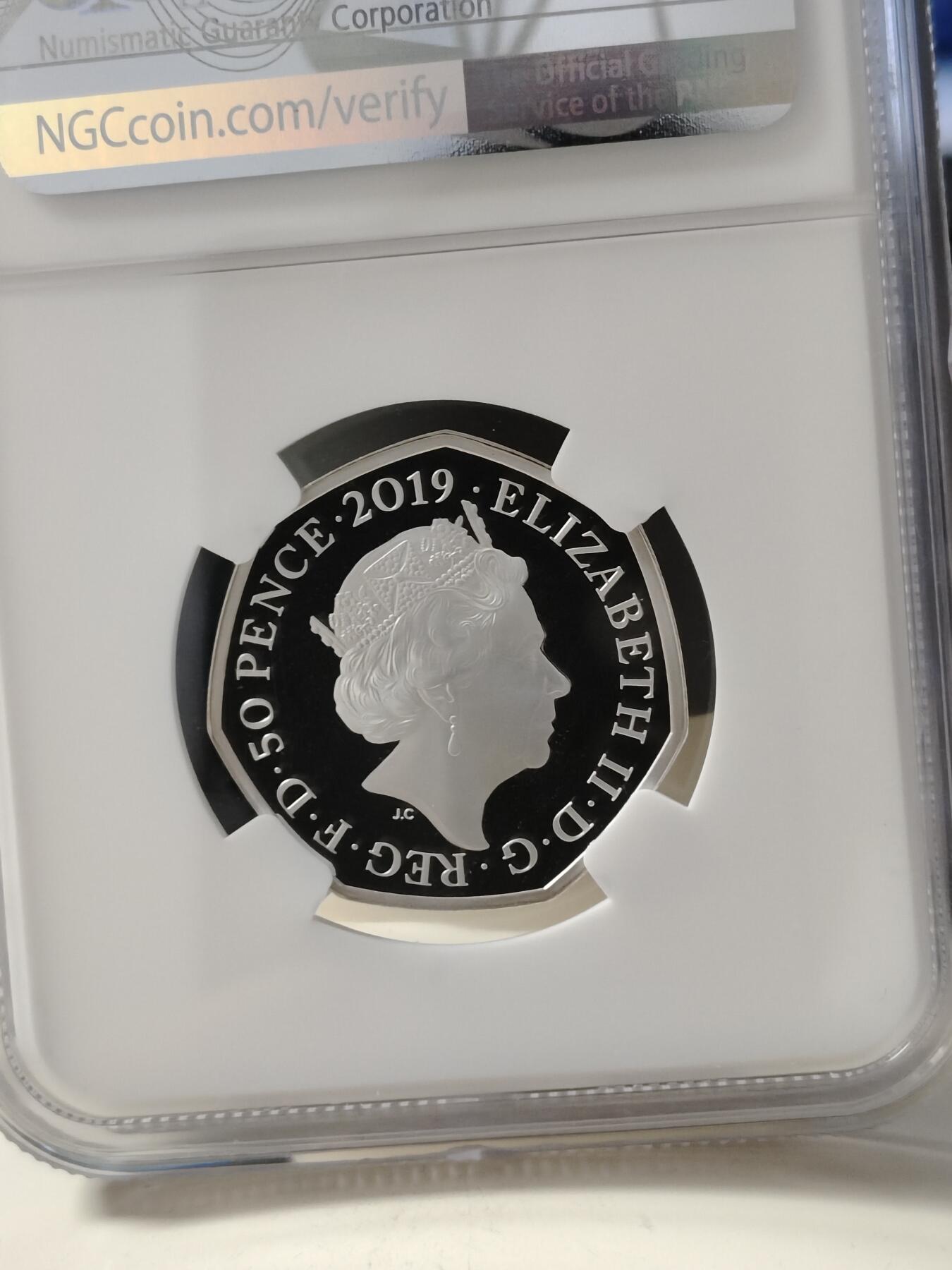 第168期拍卖【长期征集拍品】 英国2019年超级无敌掌门狗华莱士和格罗米特银币NGC-PF70首原盒证书，925银，8克，发行25000枚