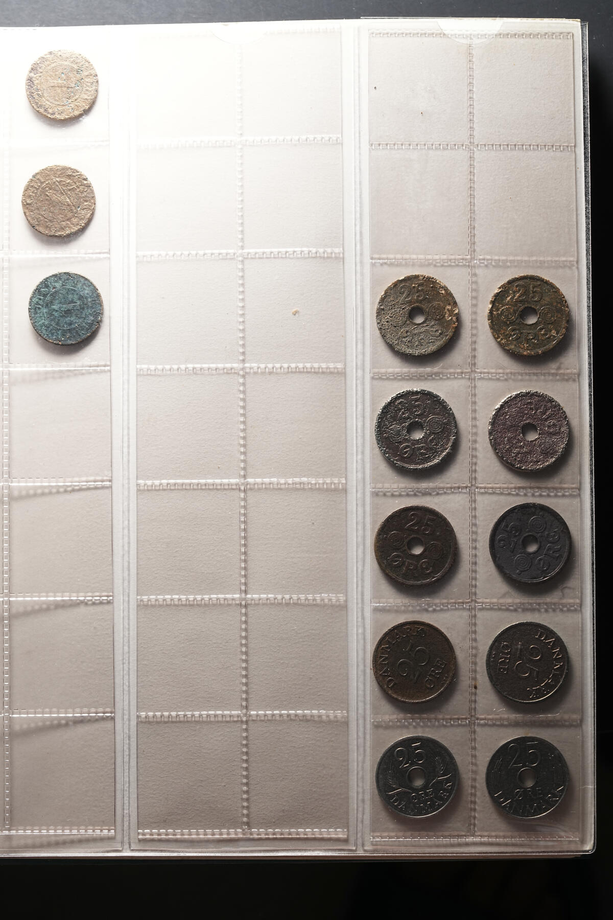 修遠堂世界钱币第六十五期 外国硬币一册 190余枚 部分品烂有严重腐蚀 含银币