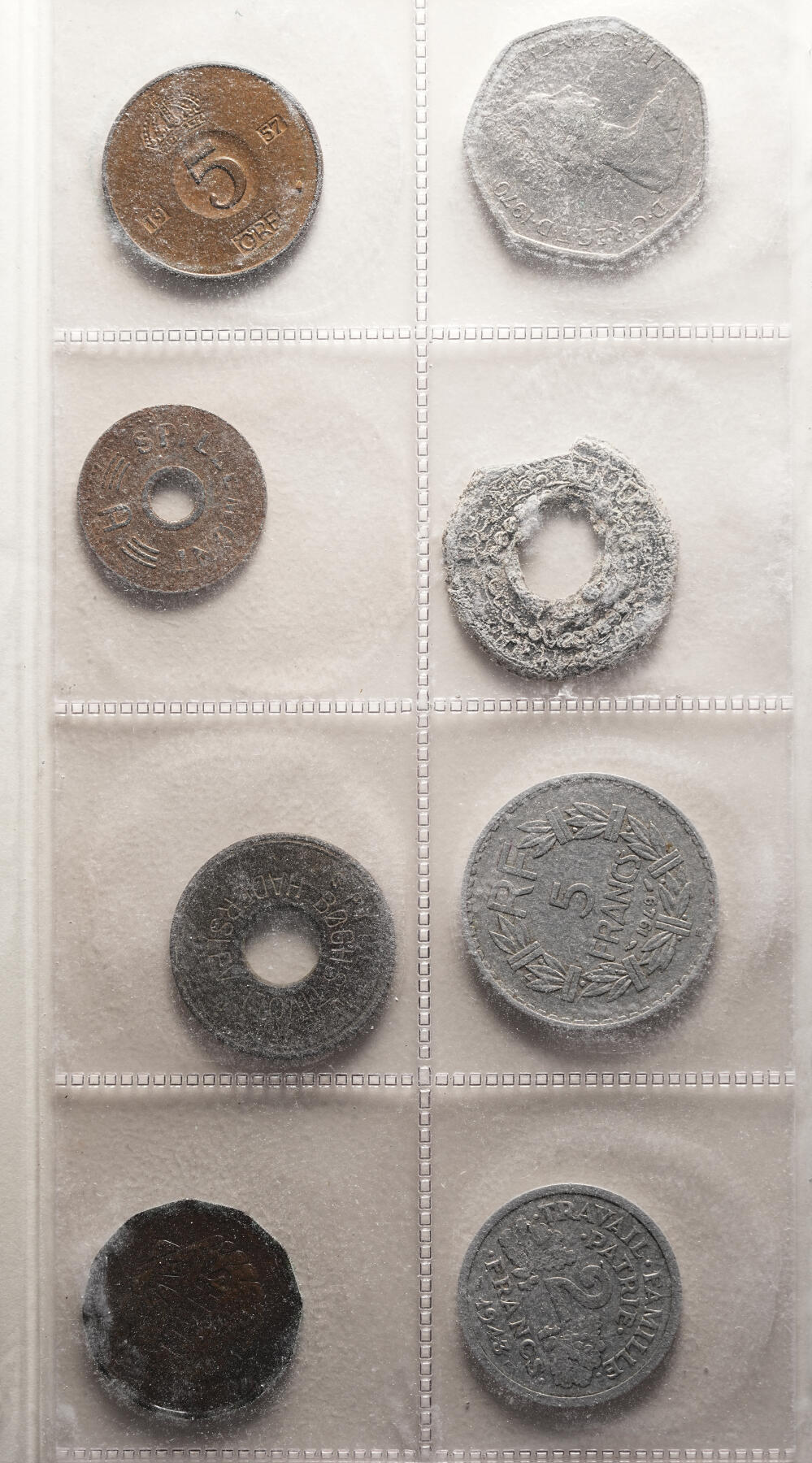 修遠堂世界钱币第六十五期 外国硬币一册 190余枚 部分品烂有严重腐蚀 含银币