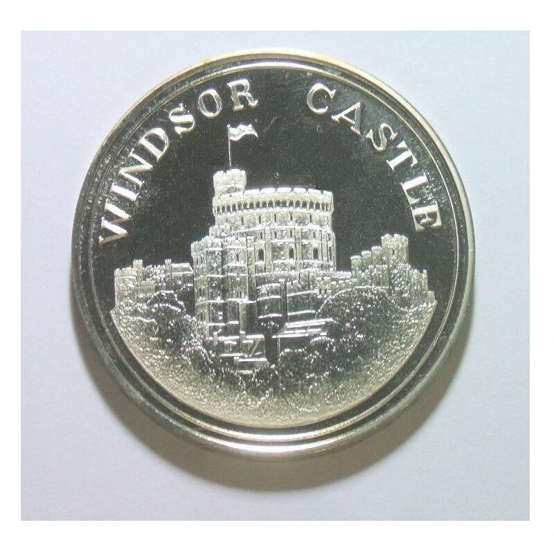 英国1977年 伊丽莎白+温莎城堡 高浮雕精制大镀银章 43MM