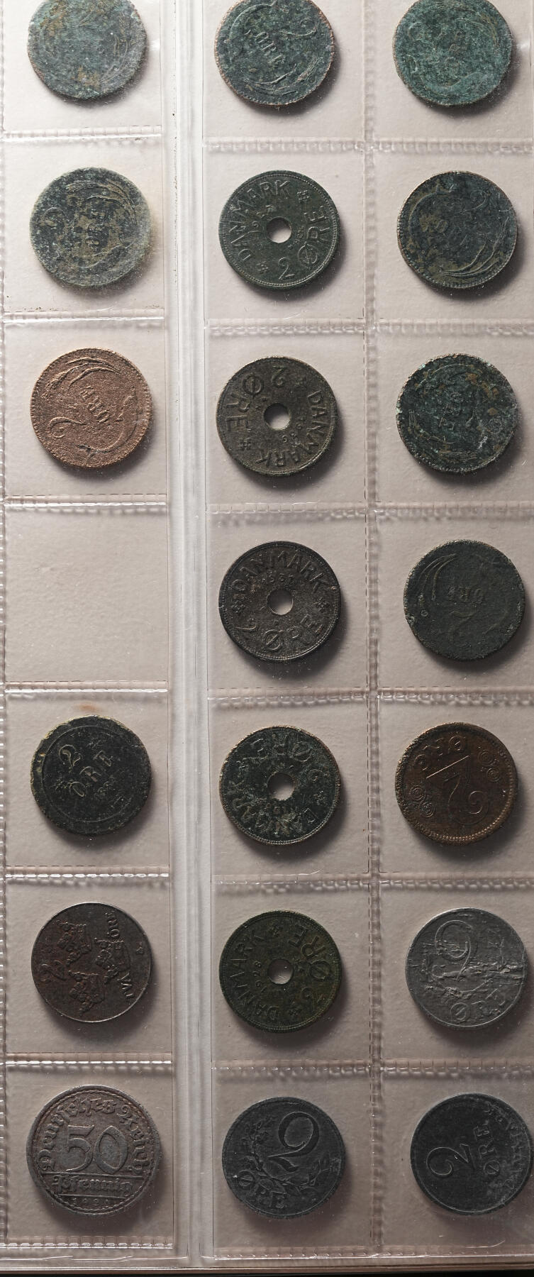 修遠堂世界钱币第六十五期 外国硬币一册 190余枚 部分品烂有严重腐蚀 含银币