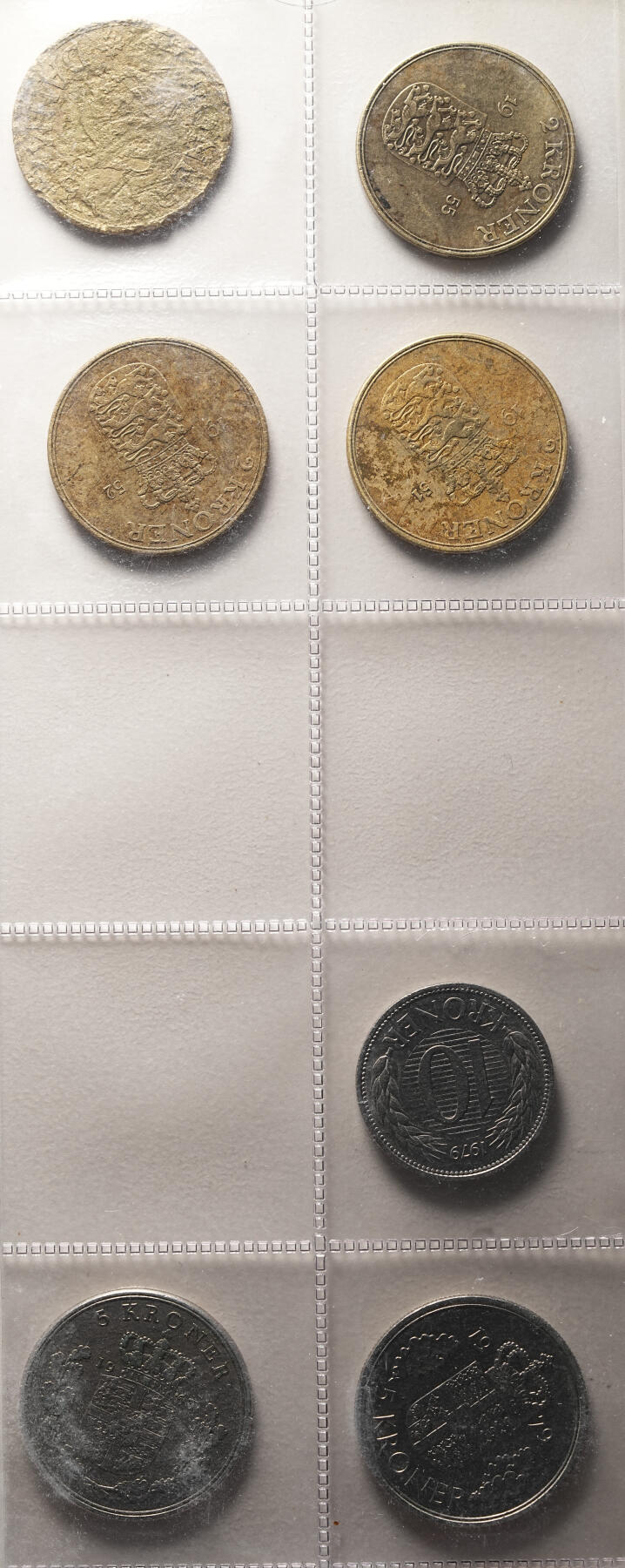修遠堂世界钱币第六十五期 外国硬币一册 190余枚 部分品烂有严重腐蚀 含银币