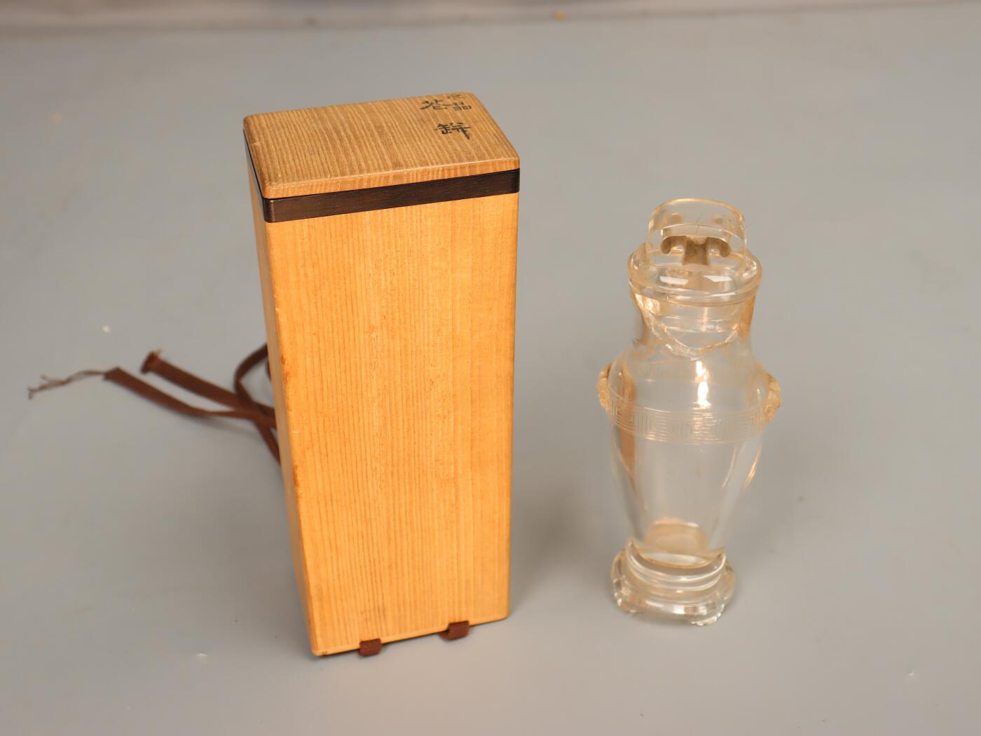 承乾2025迎春文物艺术品拍卖会 水晶摆瓶 清代 20.5*7.5cm 水晶
