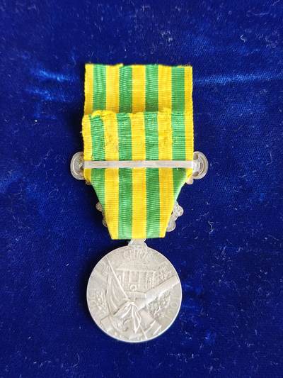 世界精品徽章拍卖 好品法国庚子章，章体和勋条都带巴黎铸币厂戳