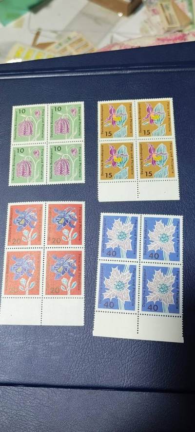 德国邮票专场，都是四方联套票 - 德国邮票一套，1963年发行，花卉园艺  棋盘花  杓兰  耧斗菜  浅滩蓟等4全，品相如图