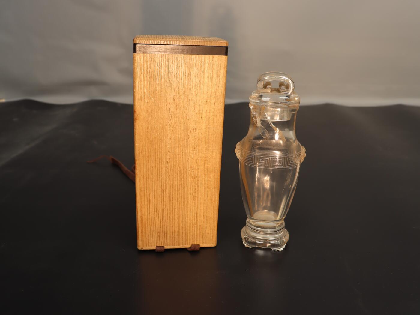 承乾2025迎春文物艺术品拍卖会 水晶摆瓶 清代 20.5*7.5cm 水晶