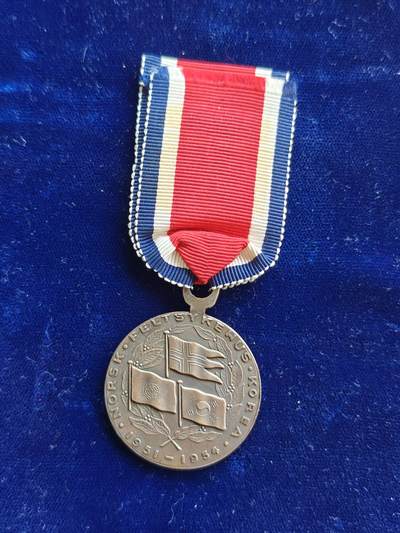 世界精品徽章拍卖 极其稀有的挪威韩战纪念章，韩战的联合国军中，挪威仅派出了623人参战，且主要是进行医疗支援，品相非常好且非常稀有的一枚。