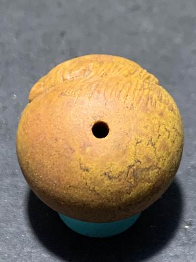 精美亚光黄金草花纹战国红玛瑙手工俏色巧雕金钱豹圆珠一个， 精美亚光黄金草花纹战国红玛瑙手工俏色巧雕金钱豹圆珠一个，