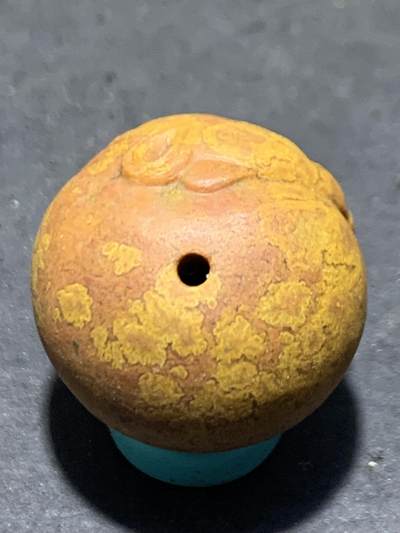 精美亚光黄金草花纹战国红玛瑙手工俏色巧雕金钱豹圆珠一个， 精美亚光黄金草花纹战国红玛瑙手工俏色巧雕金钱豹圆珠一个，