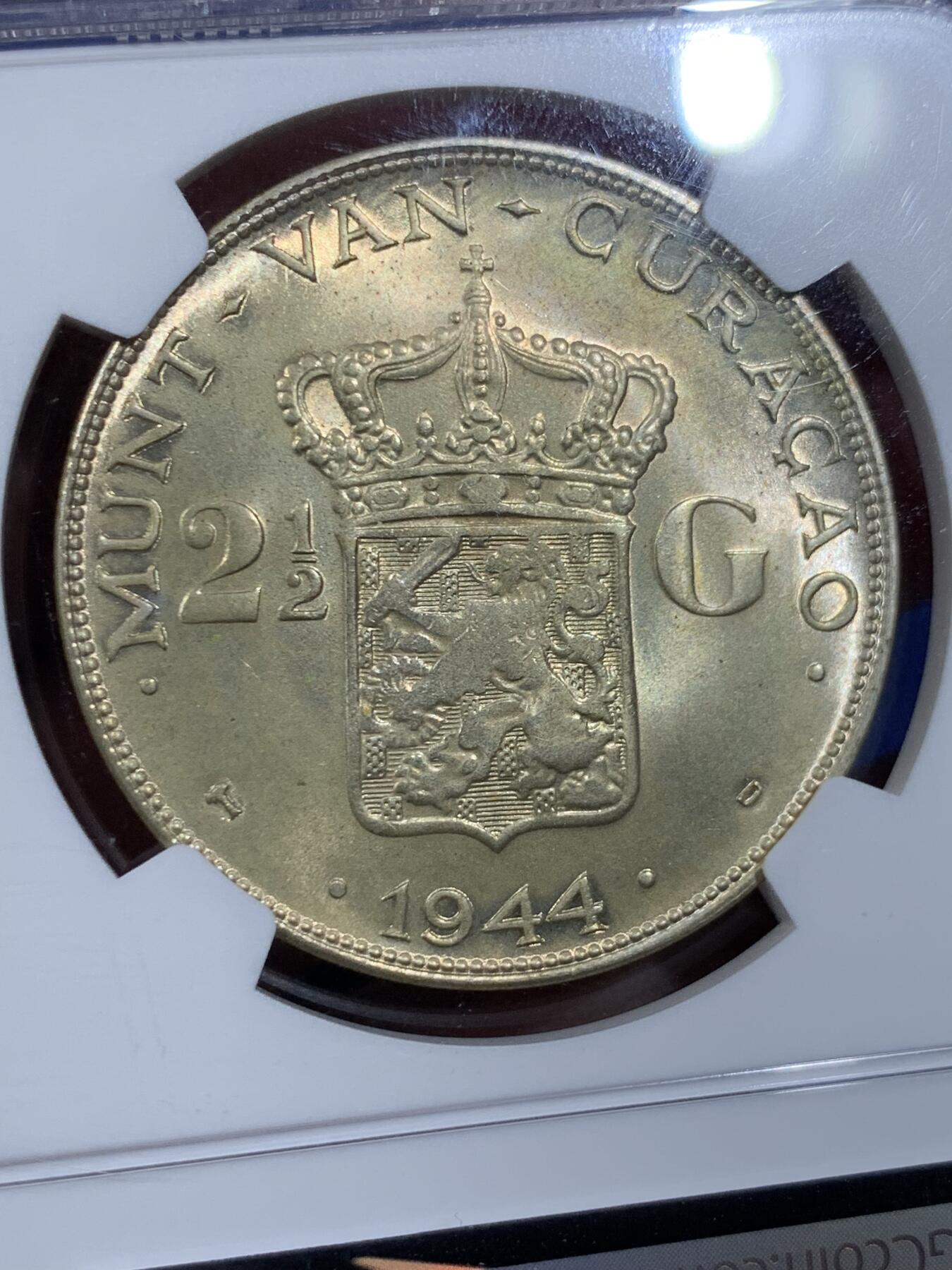 《竞宝斋》第372场 周日，周一 2场连拍 （全场包邮） NGC MS65 荷属库拉索1944年威廉明娜2.5盾大银币 金黄包浆