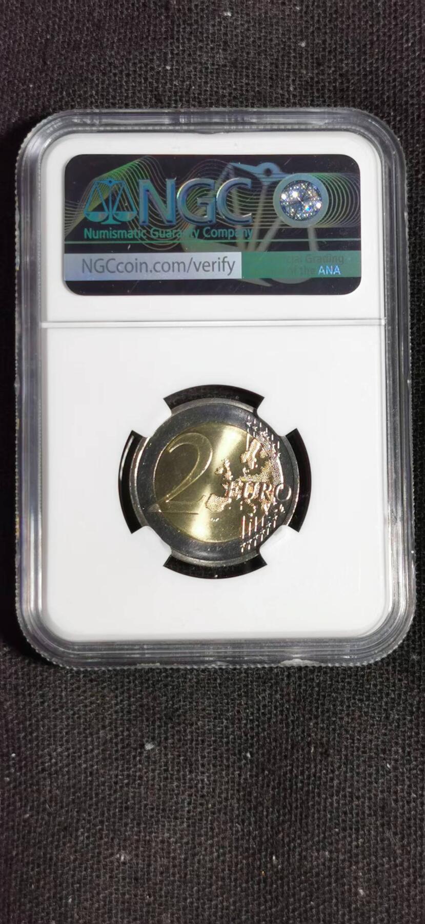 刘世昌艺术品销售中心～虎踞龙蟠*金杨在线联拍群第517期 立陶宛2015年“爱”2欧双金属纪念币（NGC   MS67   串号：6415595-006）1枚。