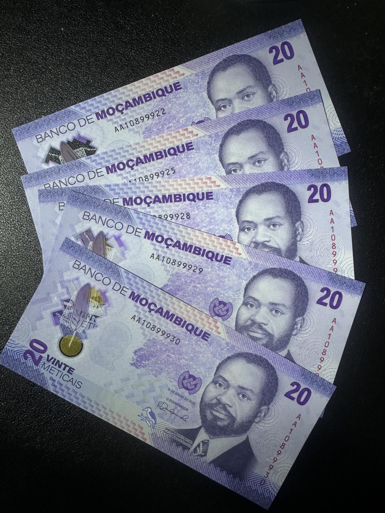 纸币场无佣金 UNC莫桑比克20 AA首发冠无47 5张