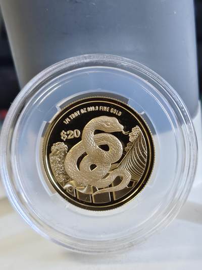 第167期拍卖【长期征集拍品】 - 【海寧潮】新加坡2025年十二生肖蛇年7.776克纪念金币原盒证书,9999金，发行1500枚