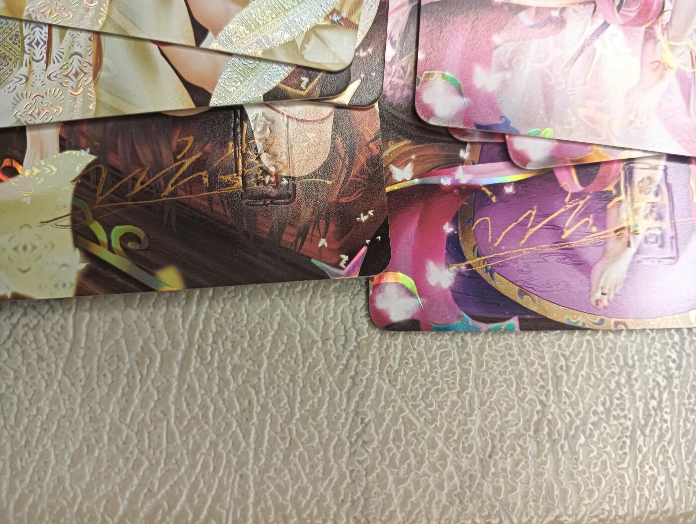 花开卡拍第十八期（收拍品，无佣金，不寄存，自制卡难免瑕疵，可能存在撞角爆边等出厂瑕疵，品控介意勿拍！） ​绘天阁妍华传第一弹 三渐变+艺术版，12张彩闪，妹喜妲己褒姒，褒姒妹喜艺术版是亲签版，妹喜妲己三渐变左上角有很轻微的撞角，品控介意勿拍