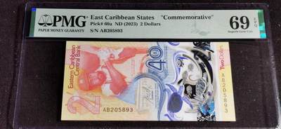 刘世昌艺术品销售中心～虎踞龙蟠*金杨在线联拍群第514期 - 东加勒比2023年“央行成立40周年”2元纪念钞（PMG 69E 号码：AB205893）1枚。此币荣获当年IBNS“世界最佳纸币”大奖。