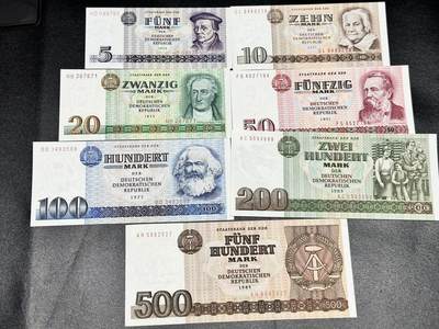 《外钞收藏家》第五百一十四期（精美套币、牛货场）（长期征集拍品、欢迎联系） - 民主东德5-500马克 一套7张 全新UNC