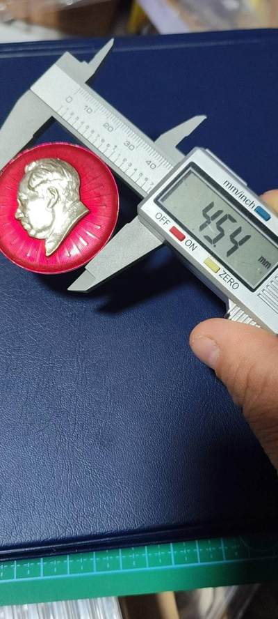 毛主席像章拍场，都是部队章 🔥🔥🔥🔥毛主席像章，40.5毫米，背面有铭文：WEN —SHAN  军 