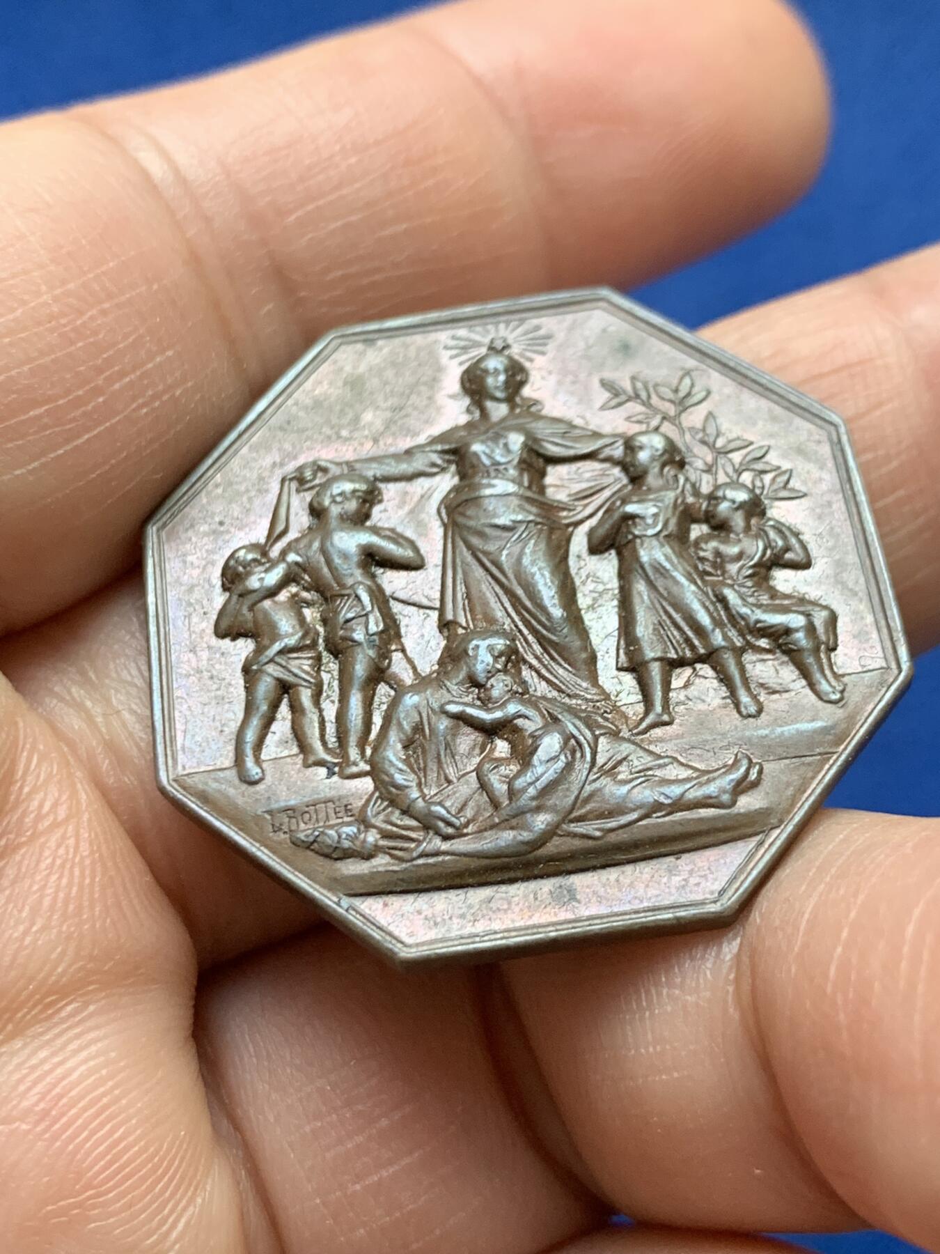 《竞宝斋》第375场 周日，周一，周二 3场连拍 （全场包邮） 法国奥尔良慈善协会八角铜质代币，13.65g，32.5mm，丰饶角边铭