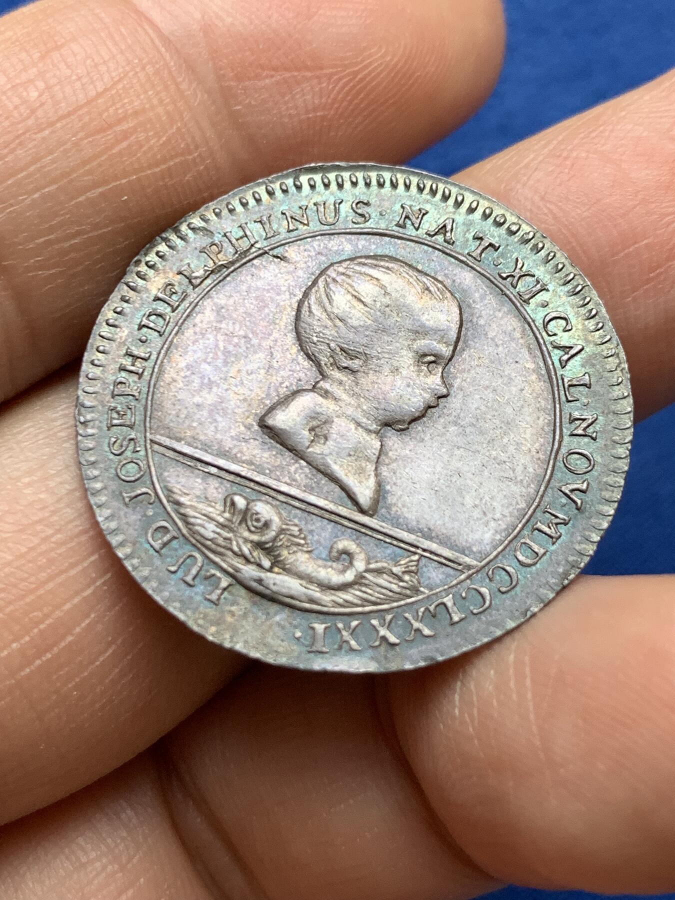 《竞宝斋》第375场 周日，周一，周二 3场连拍 （全场包邮） 法国1781年斯特拉斯堡庆祝路易十六皇太子出生圆形银质jeton，6.28g，29mm