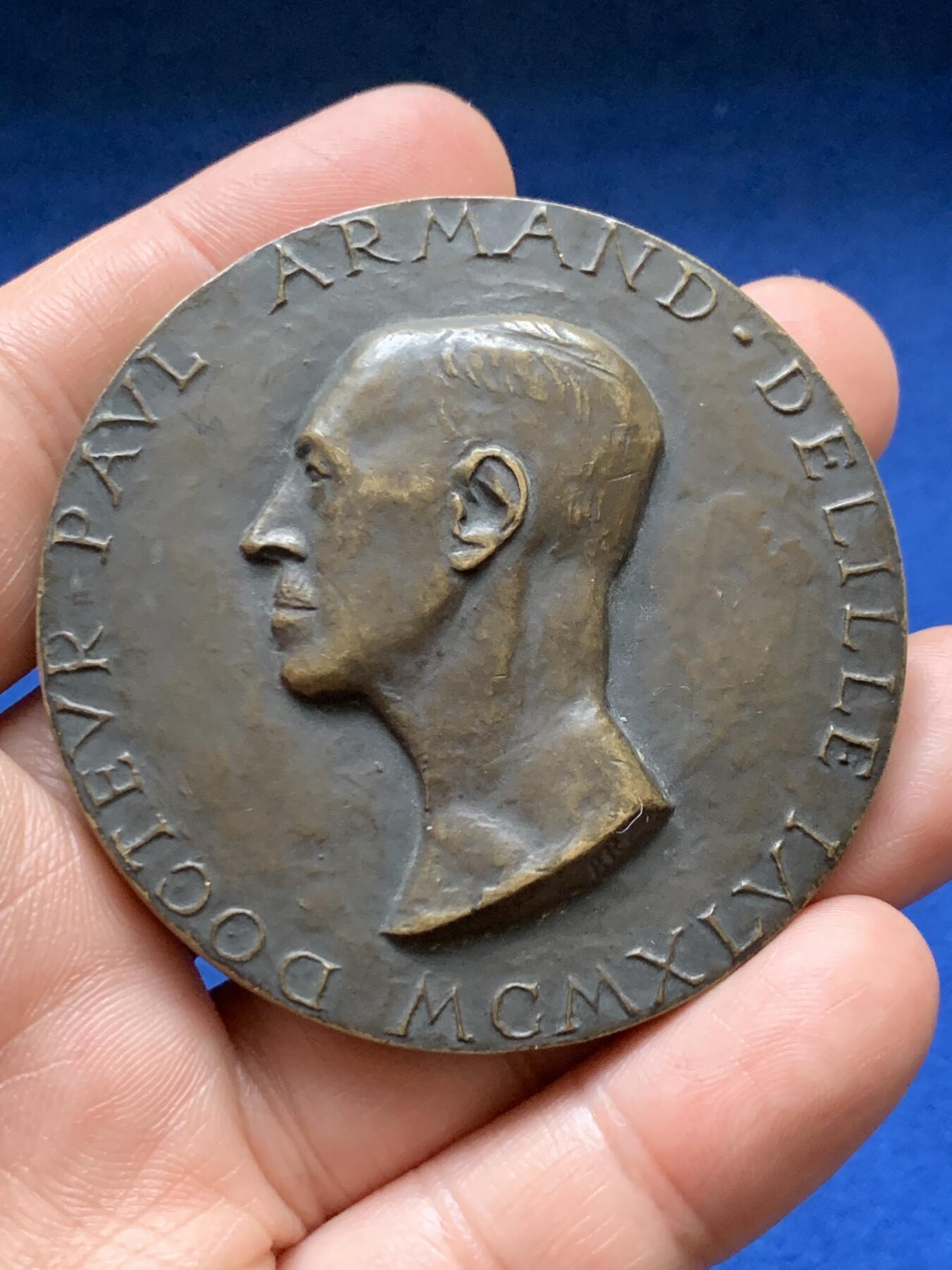 《竞宝斋》第375场 周日，周一，周二 3场连拍 （全场包邮） 1946年法国医学教授Paul Armand纪念铜章 115.4g 59.2mm