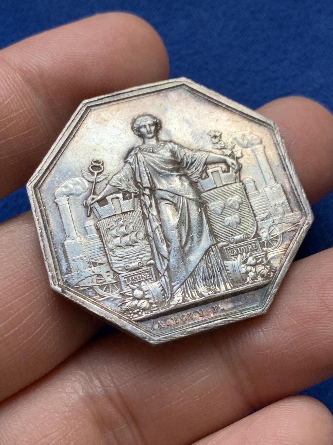 《竞宝斋》第375场 周日，周一，周二 3场连拍 （全场包邮） 法国八角银章，1838年纪念奥尔良-巴黎铁路通航，23.4g，36.6mm，蜜蜂边铭