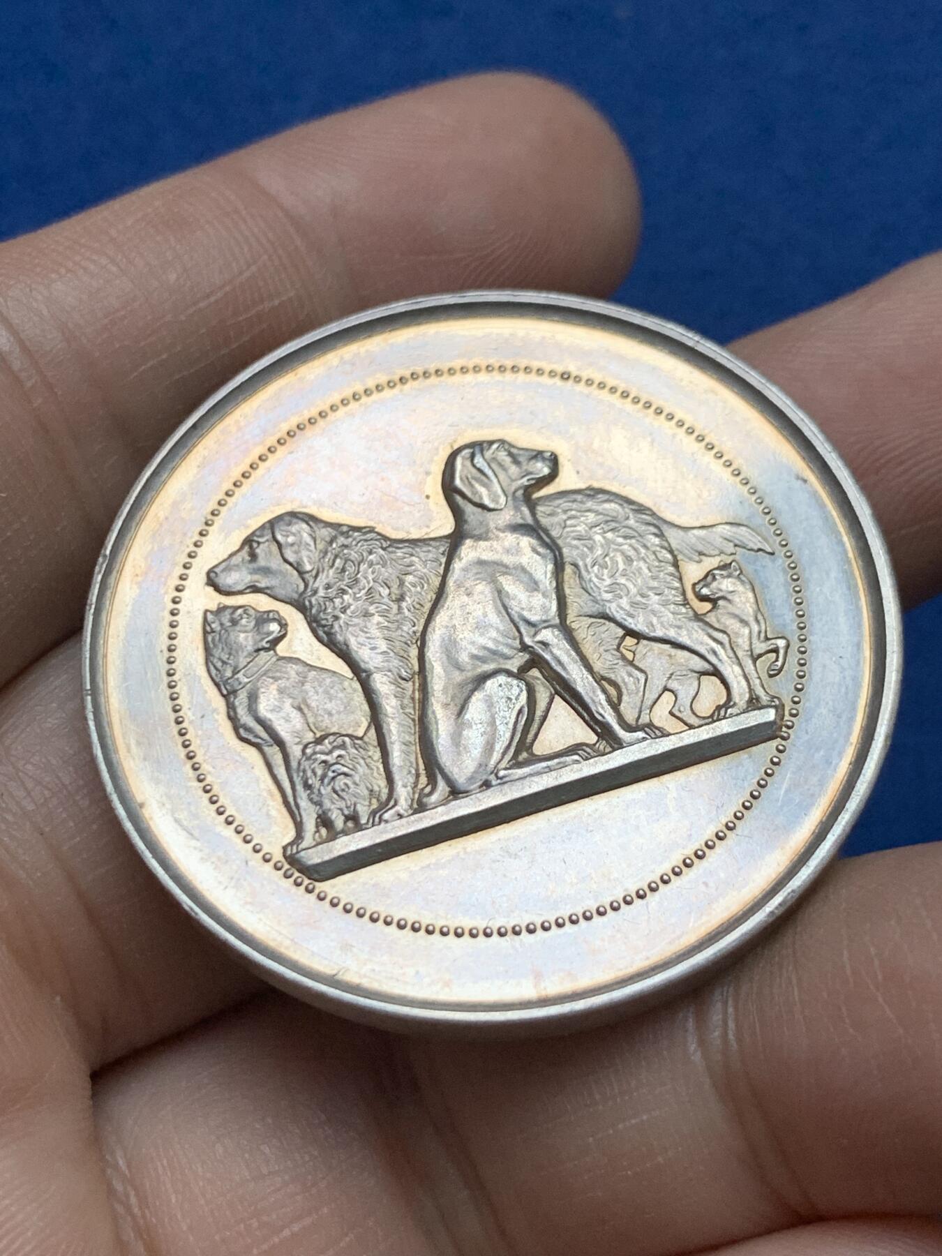 《竞宝斋》第375场 周日，周一，周二 3场连拍 （全场包邮） 法国犬类纪念银章 丰饶角银 33.1g 40.5mm