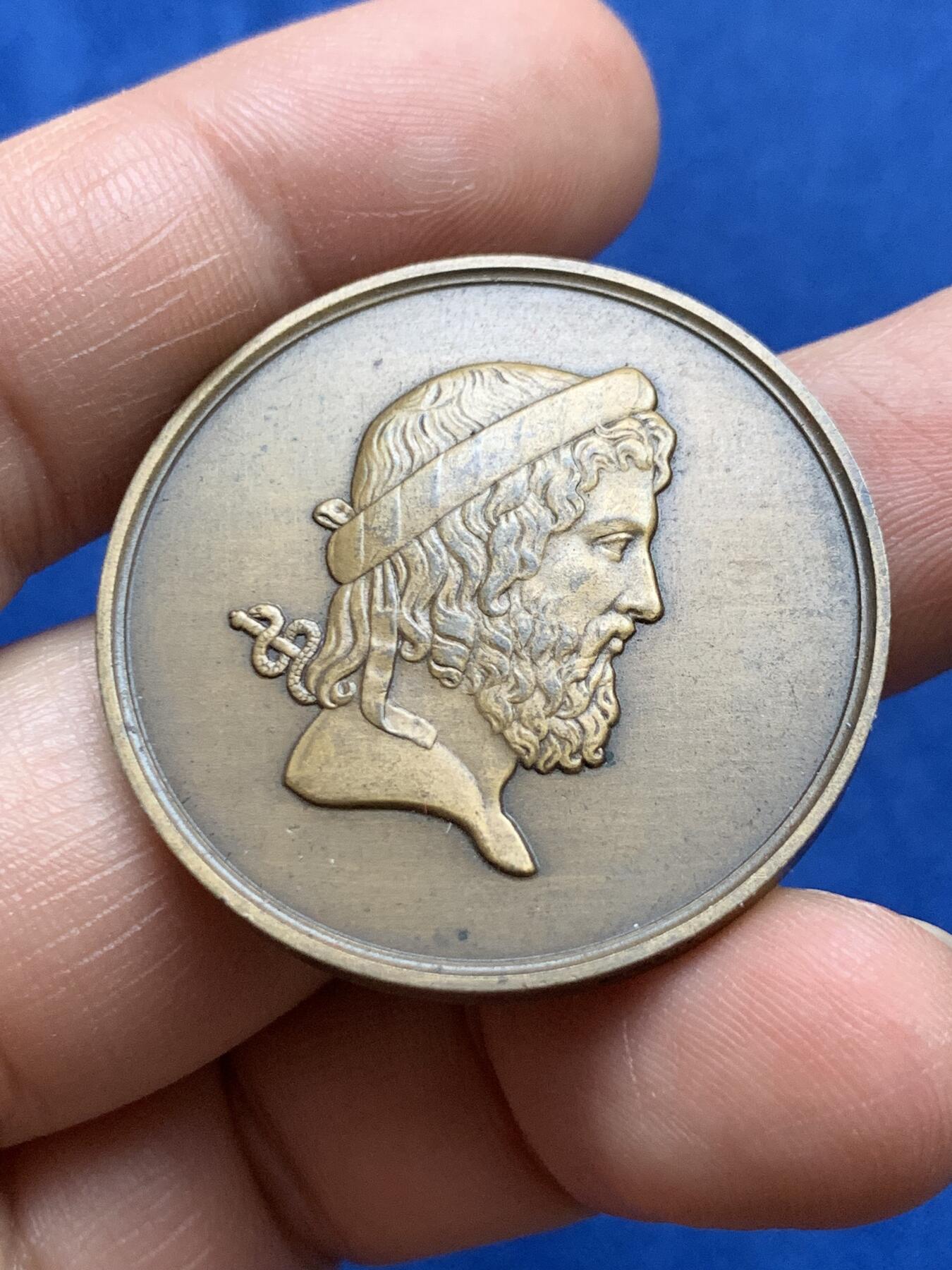 《竞宝斋》第375场 周日，周一，周二 3场连拍 （全场包邮） 法国希波克拉底头像巴黎药剂师铜质代币，22.2g，36.2mm，丰饶角边铭