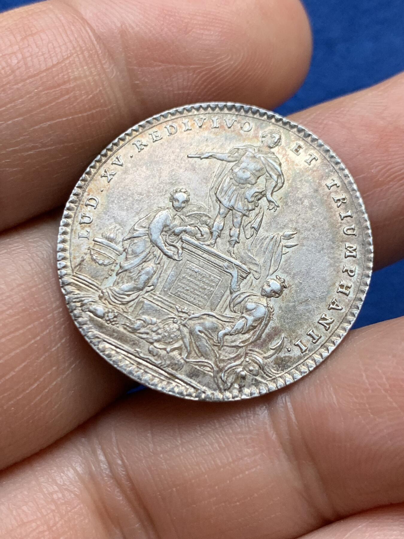 《竞宝斋》第375场 周日，周一，周二 3场连拍 （全场包邮） 法国路易十五雕像布列塔尼州圆形银质jeton，6.74g，直径28.2mm