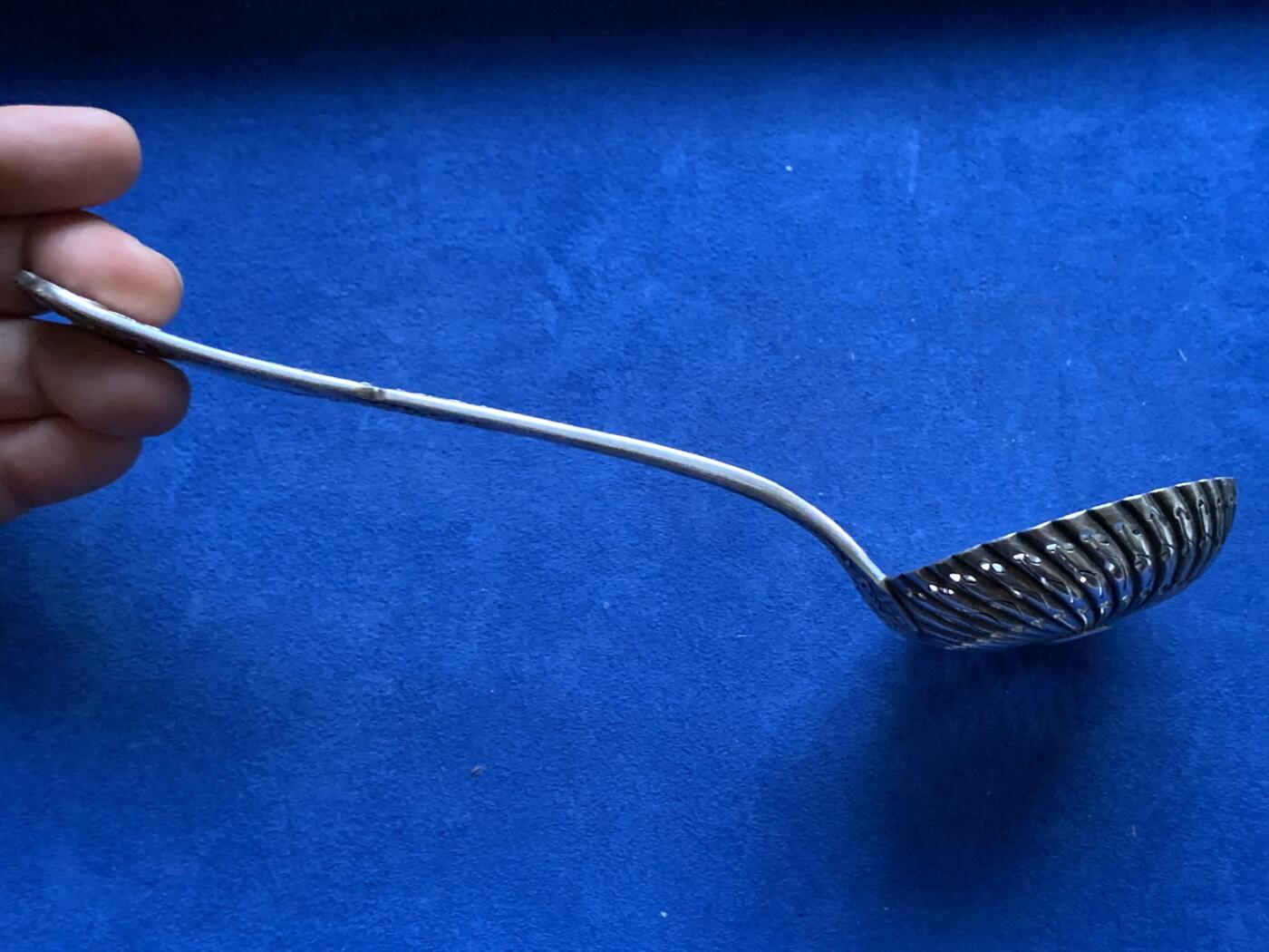 《竞宝斋》第375场 周日，周一，周二 3场连拍 （全场包邮） 法国镀银漏勺，重72.51g，尺寸约200*63mm，有B.T.A.M标，带原盒