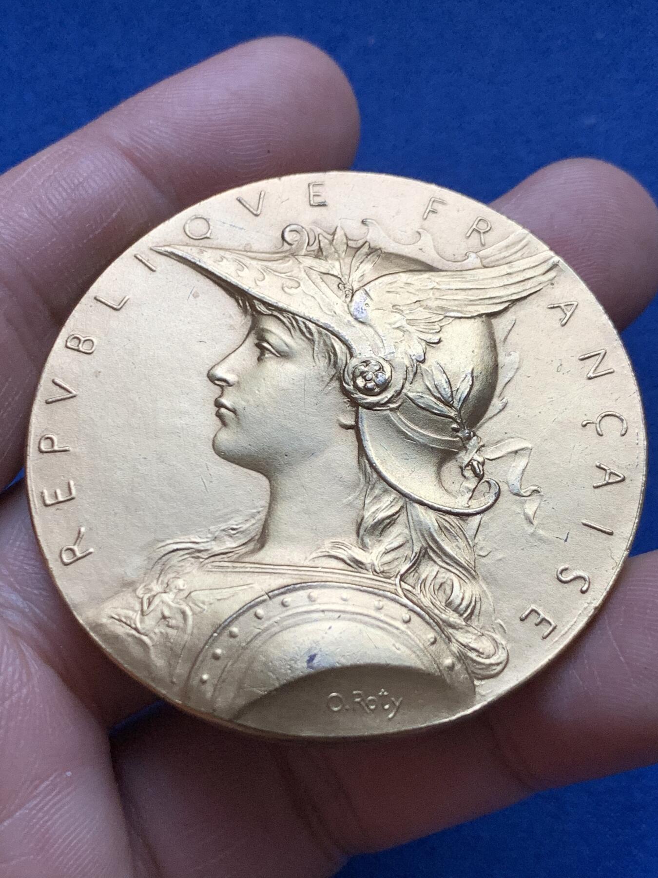 《竞宝斋》第375场 周日，周一，周二 3场连拍 （全场包邮） 法国O.Roty 内政部戎装玛丽镀金银章，68g，51.5mm，丰饶角边铭，带原盒