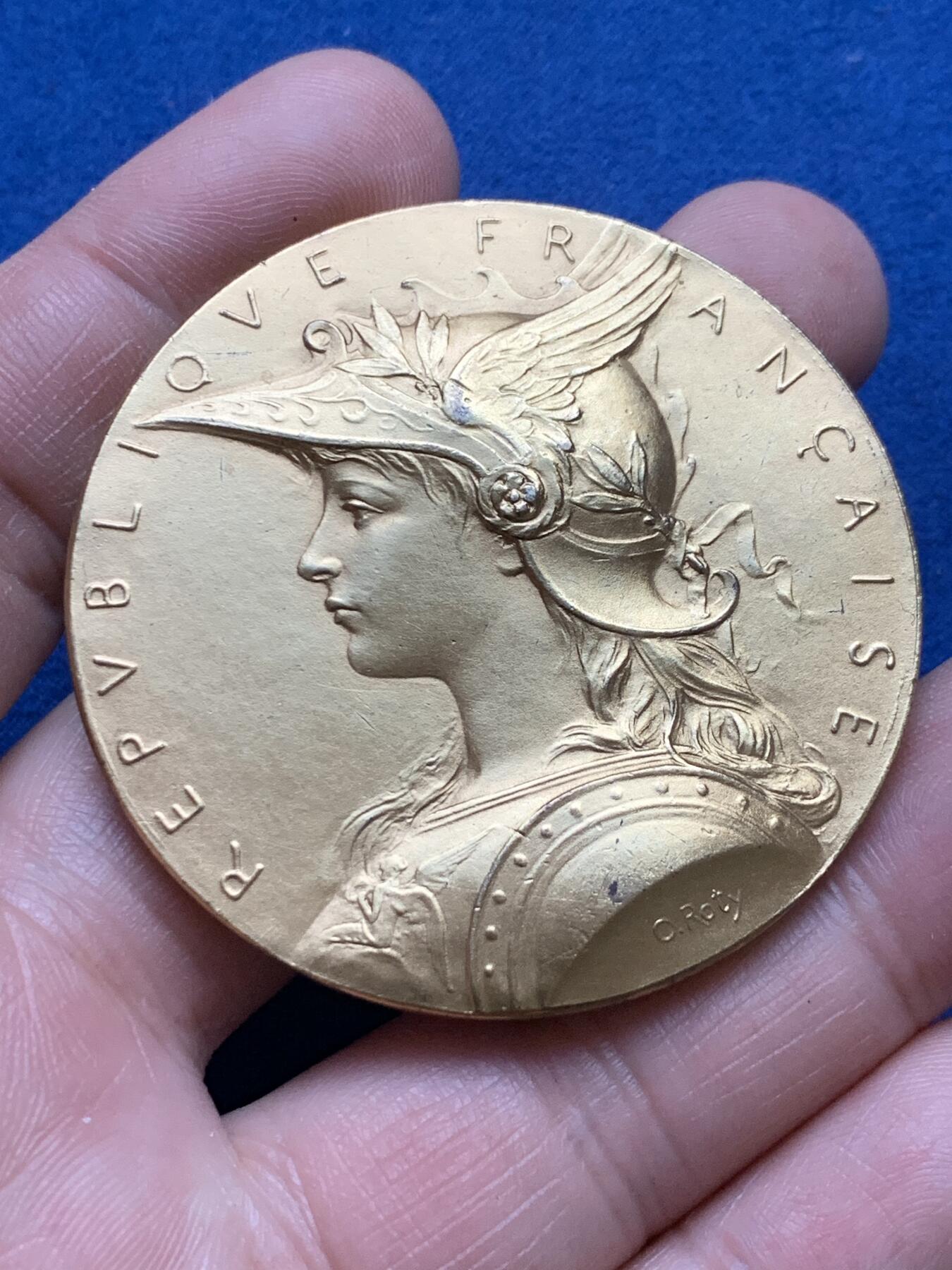 《竞宝斋》第375场 周日，周一，周二 3场连拍 （全场包邮） 法国O.Roty 内政部戎装玛丽镀金银章，68g，51.5mm，丰饶角边铭，带原盒