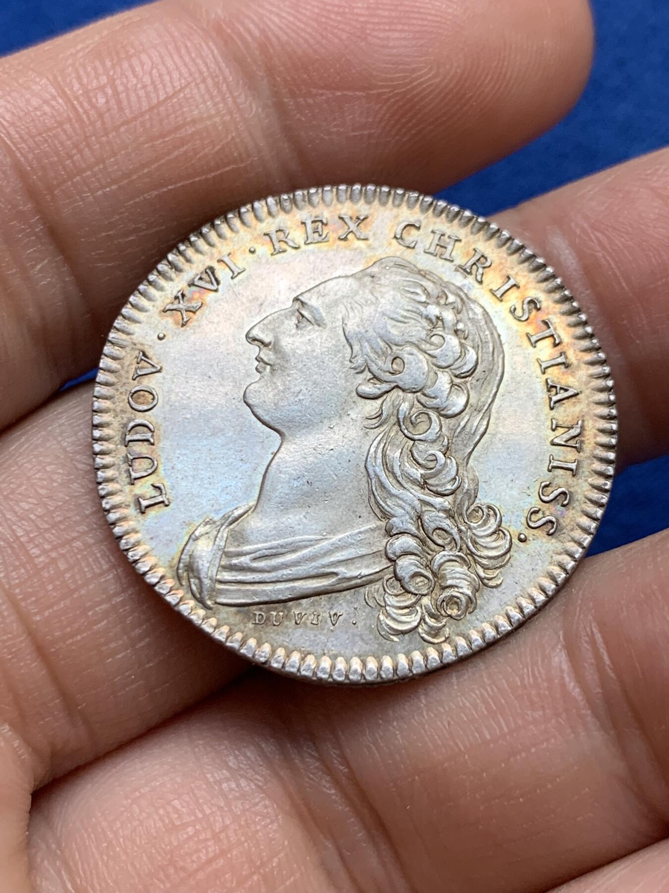 《竞宝斋》第375场 周日，周一，周二 3场连拍 （全场包邮） 法国路易十六头像药剂师银质代币，9.12g，30mm