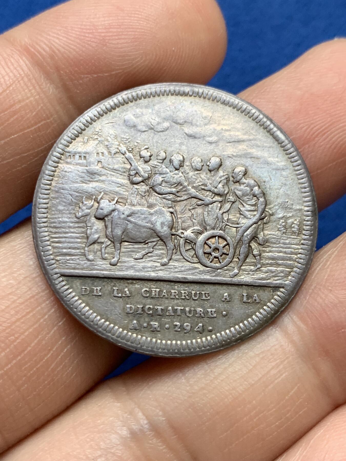 《竞宝斋》第375场 周日，周一，周二 3场连拍 （全场包邮） 瑞士于1740-1750年间让·达西尔铸造的《罗马共和国象征史》银质代币，布匿战争统帅马尔库斯向元老院讲话，9.61g，31.6mm