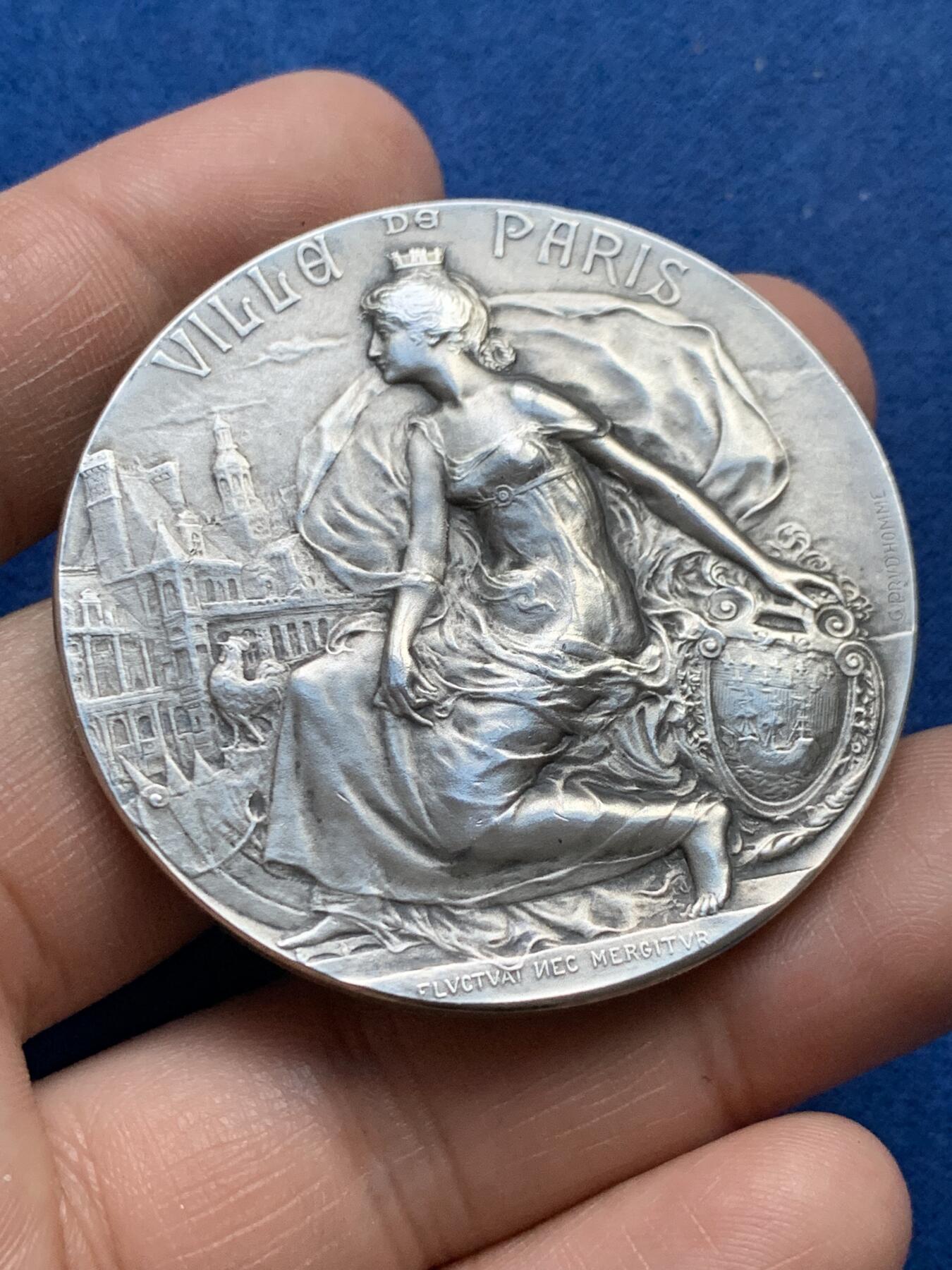 《竞宝斋》第375场 周日，周一，周二 3场连拍 （全场包邮） 1916年法国巴黎城市纪念银章 丰饶角1银 带盒 65.85g 50mm