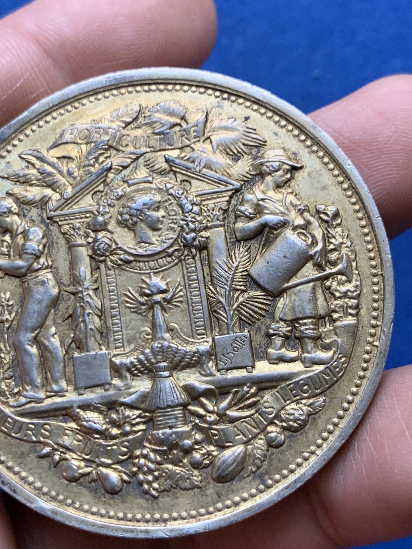 《竞宝斋》第375场 周日，周一，周二 3场连拍 （全场包邮） 法国Bottee 多姆山省园艺与葡萄栽培协会镀金银章，62.22g，50.6mm，边铭：密涅瓦厂标+菱形argent 950/1000