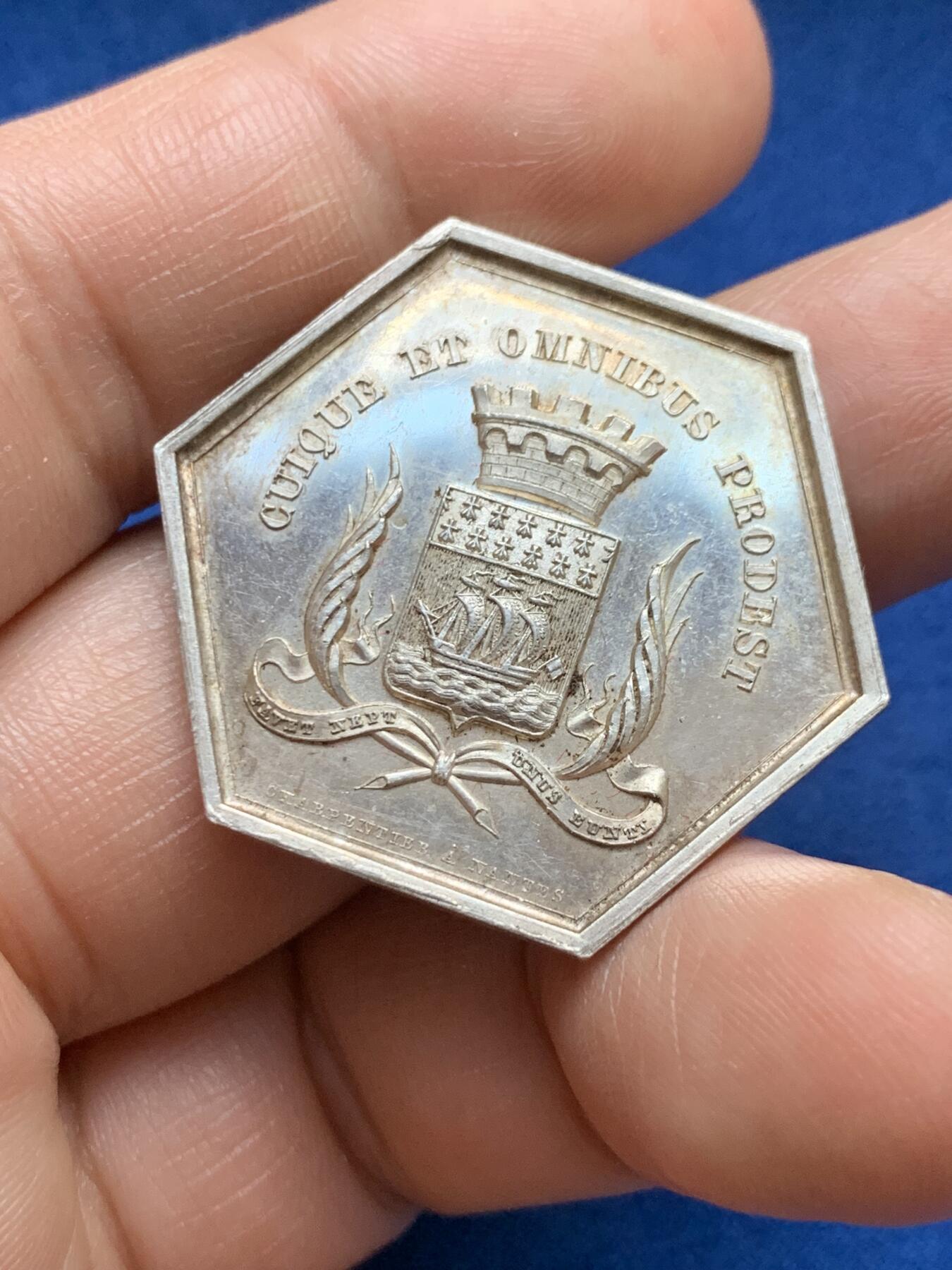 《竞宝斋》第375场 周日，周一，周二 3场连拍 （全场包邮） 1849年南特火灾保险银质代币，少见六边形，品相佳。31mm，11.6g