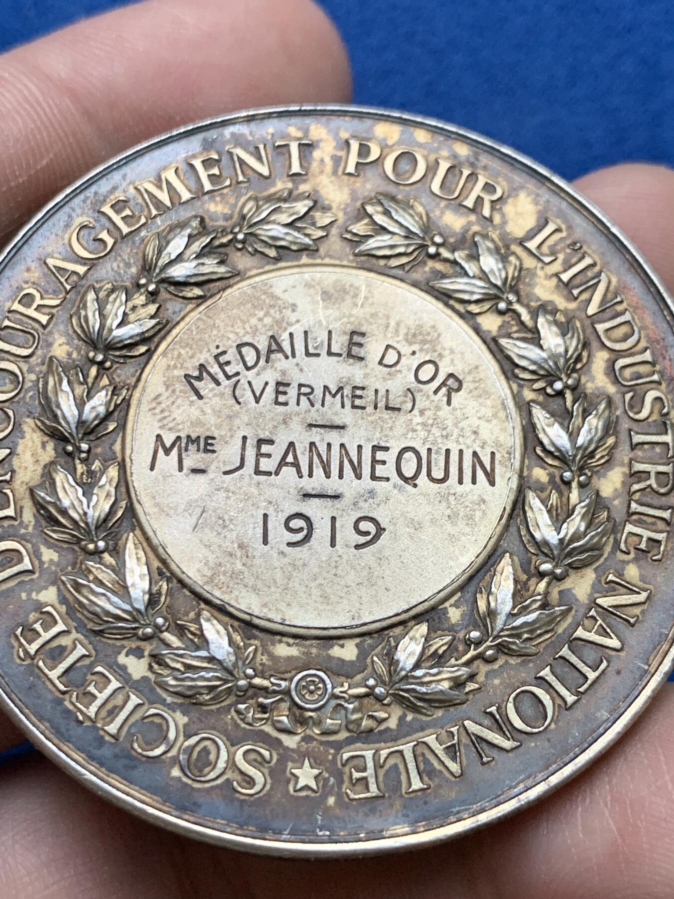 《竞宝斋》第375场 周日，周一，周二 3场连拍 （全场包邮） 法国工商业女神镀金银章 丰饶角1银 66.95g 51mm