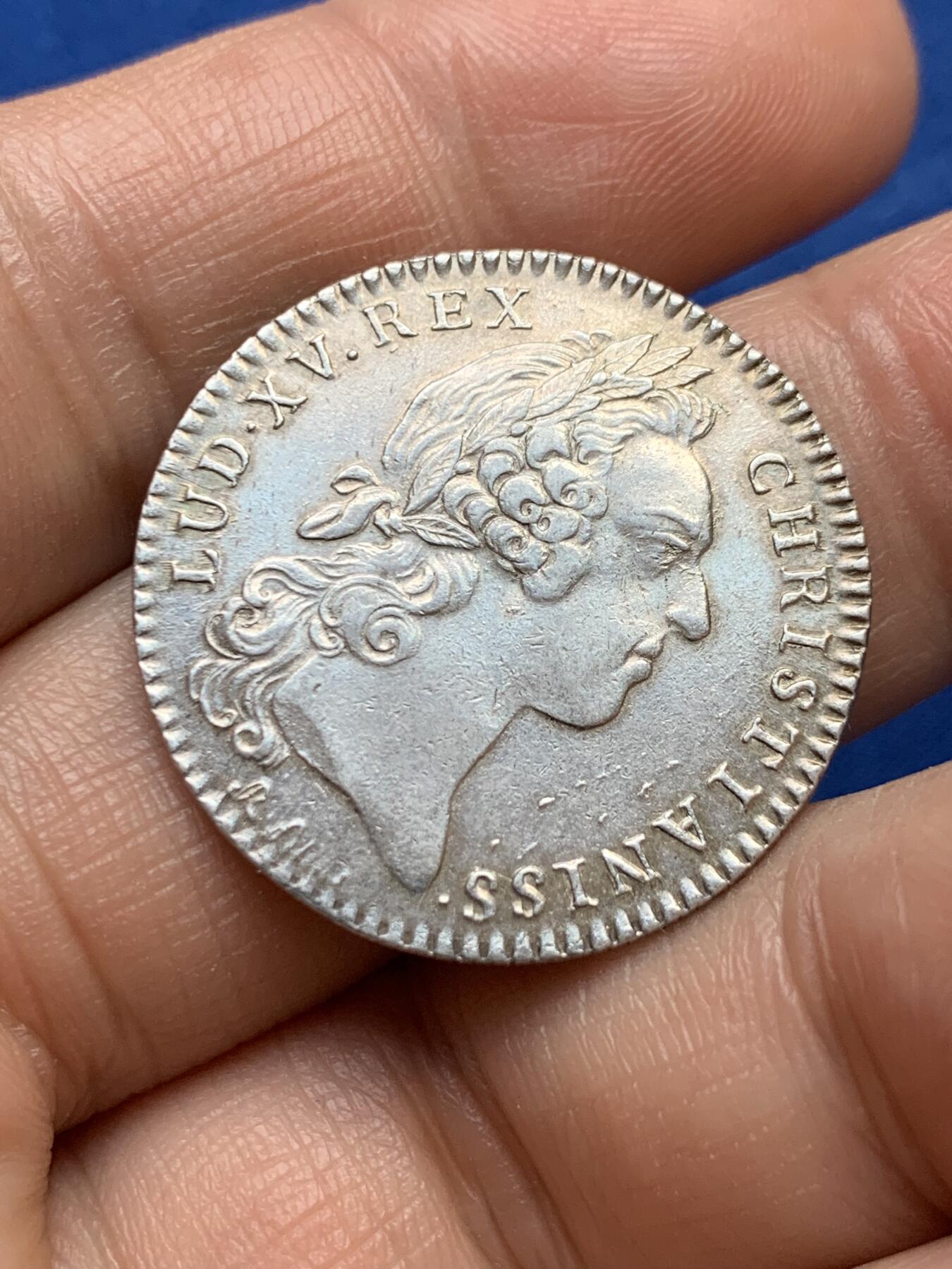 《竞宝斋》第375场 周日，周一，周二 3场连拍 （全场包邮） 法国路易十五头像皇家宝藏圆形银代币，海王脚踏海豚币，7.1g，28.5mm