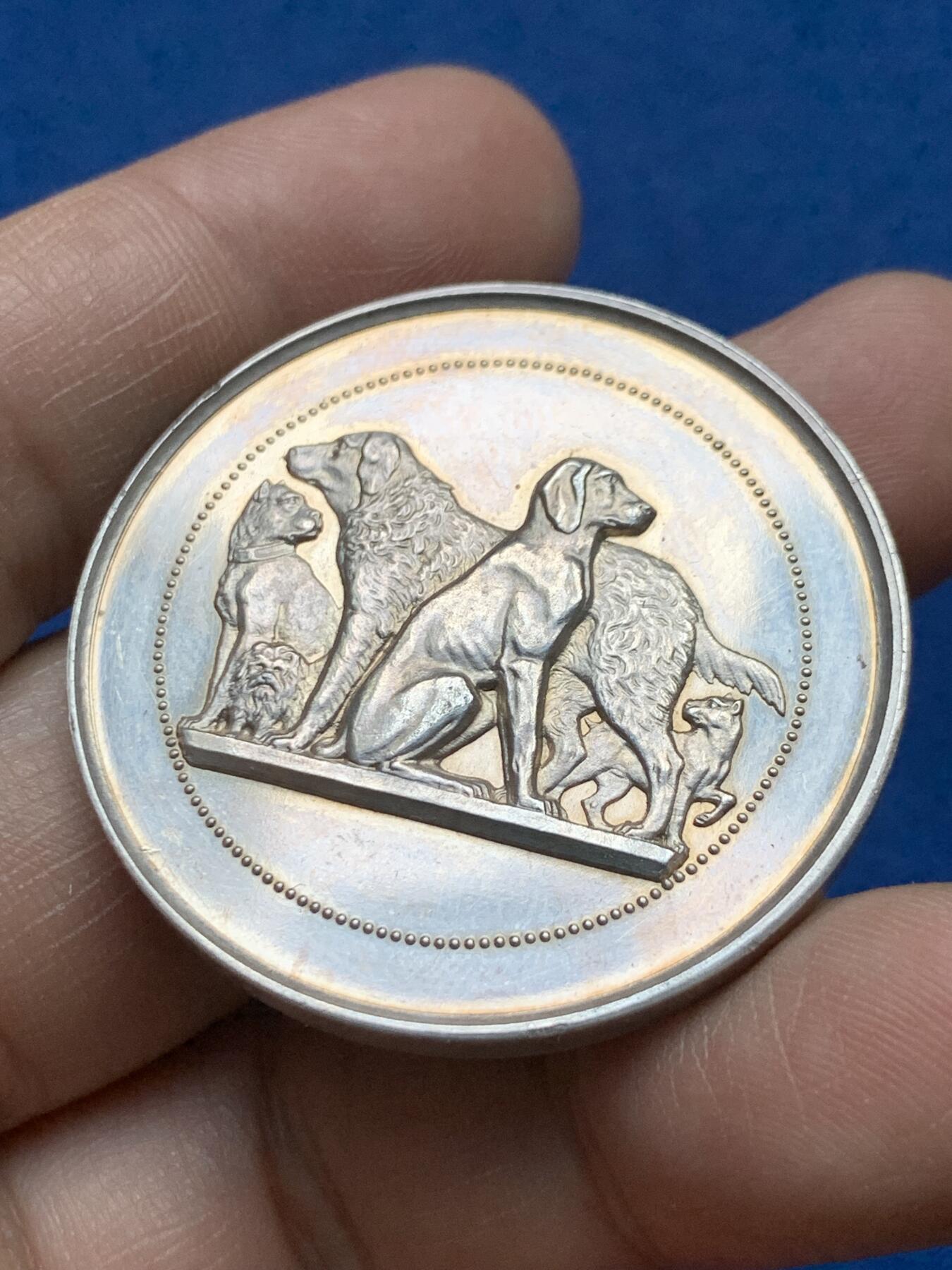 《竞宝斋》第375场 周日，周一，周二 3场连拍 （全场包邮） 法国犬类纪念银章 丰饶角银 33.1g 40.5mm