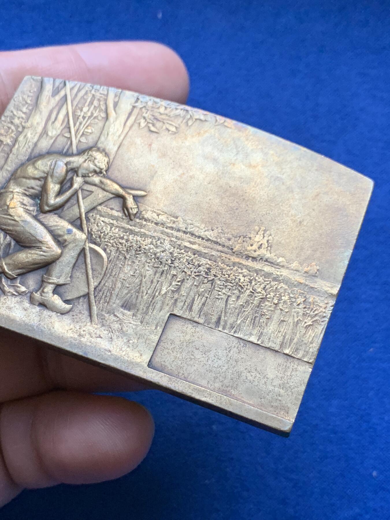 《竞宝斋》第375场 周日，周一，周二 3场连拍 （全场包邮） 法国章牌大师Charles Pillet 农业竞赛铜章，88.4g，48*64.2mm，丰饶角边铭