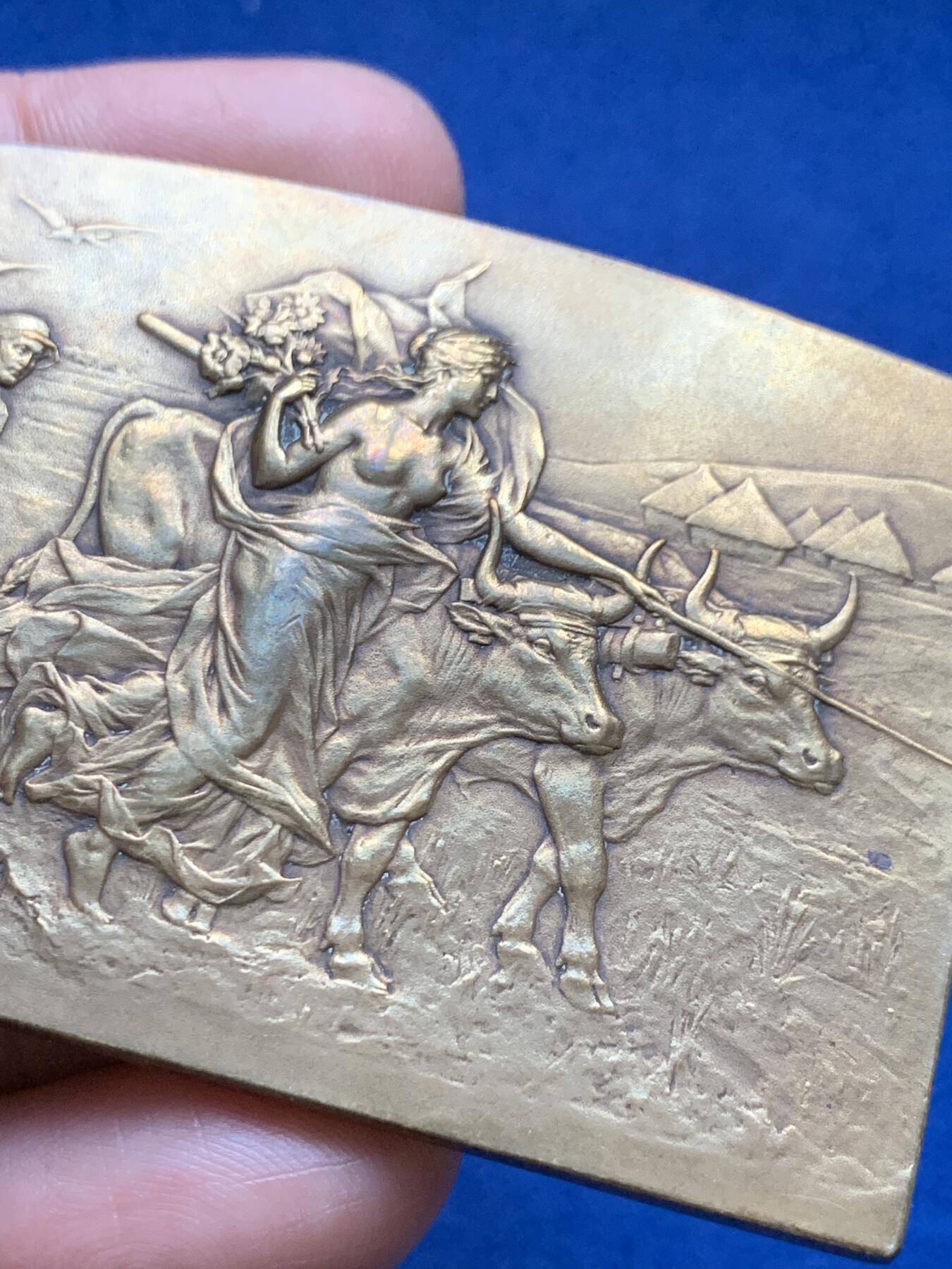 《竞宝斋》第375场 周日，周一，周二 3场连拍 （全场包邮） 法国章牌大师Charles Pillet 农业竞赛铜章，88.4g，48*64.2mm，丰饶角边铭