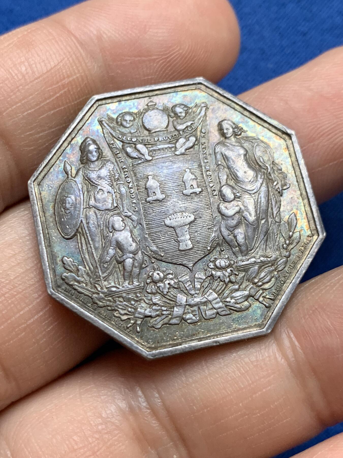 《竞宝斋》第375场 周日，周一，周二 3场连拍 （全场包邮） 法国经济互助人寿保险公司八角银质代币，18.7g，33.3mm，手指边铭