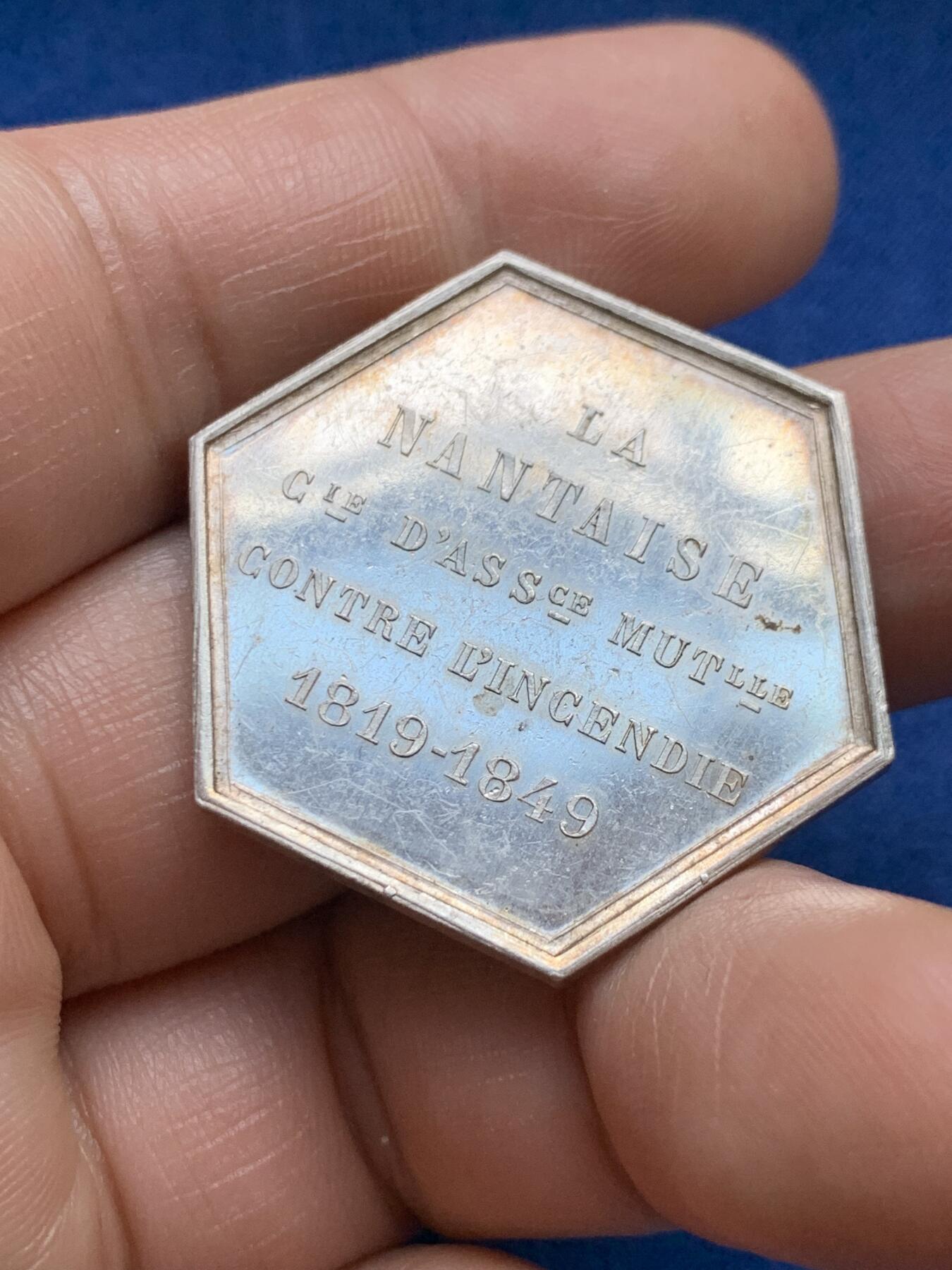 《竞宝斋》第375场 周日，周一，周二 3场连拍 （全场包邮） 1849年南特火灾保险银质代币，少见六边形，品相佳。31mm，11.6g