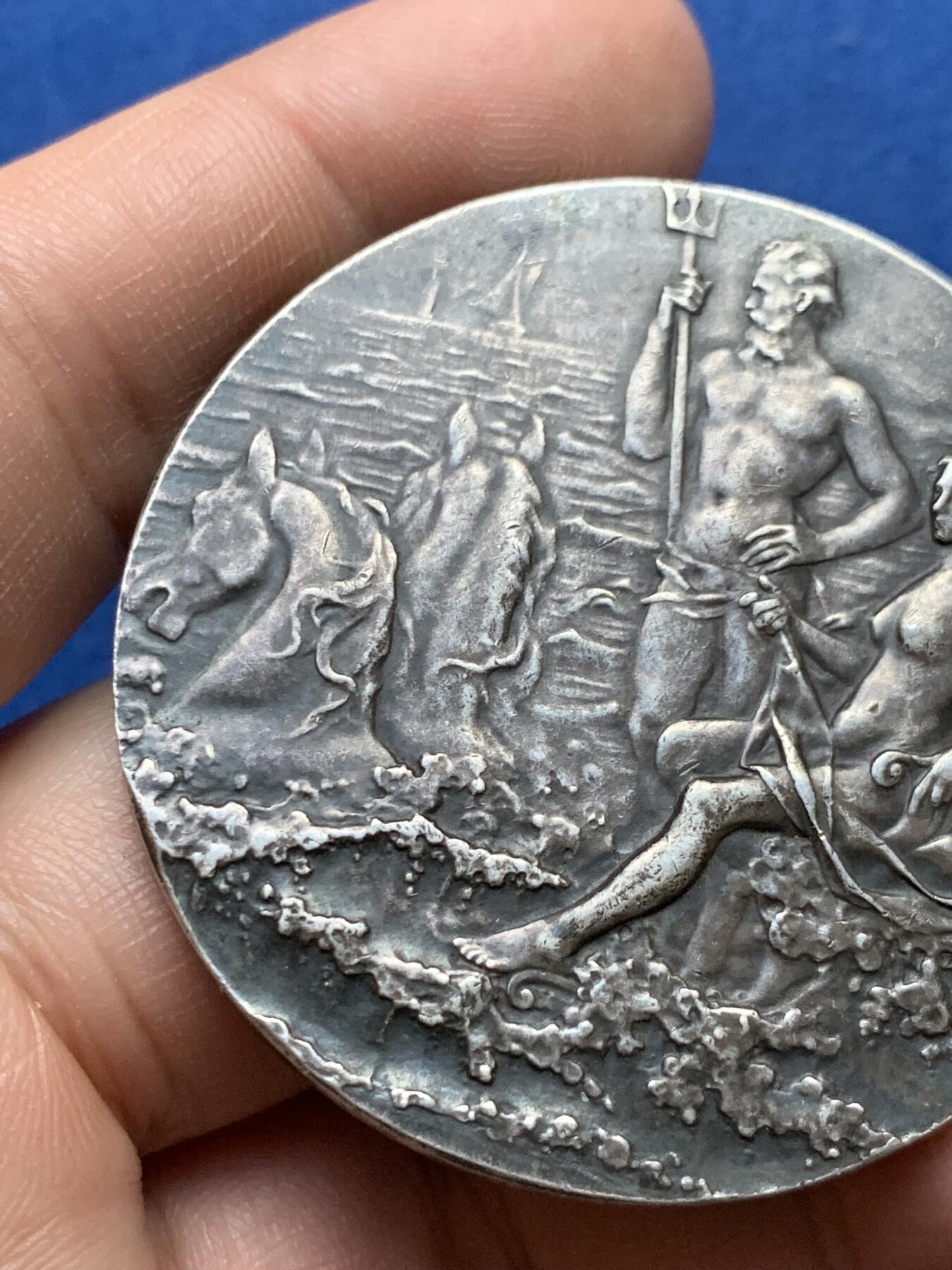 《竞宝斋》第375场 周日，周一，周二 3场连拍 （全场包邮） 法国马赛航海协会海王与海后银章，57g，49.5mm，丰饶角边铭