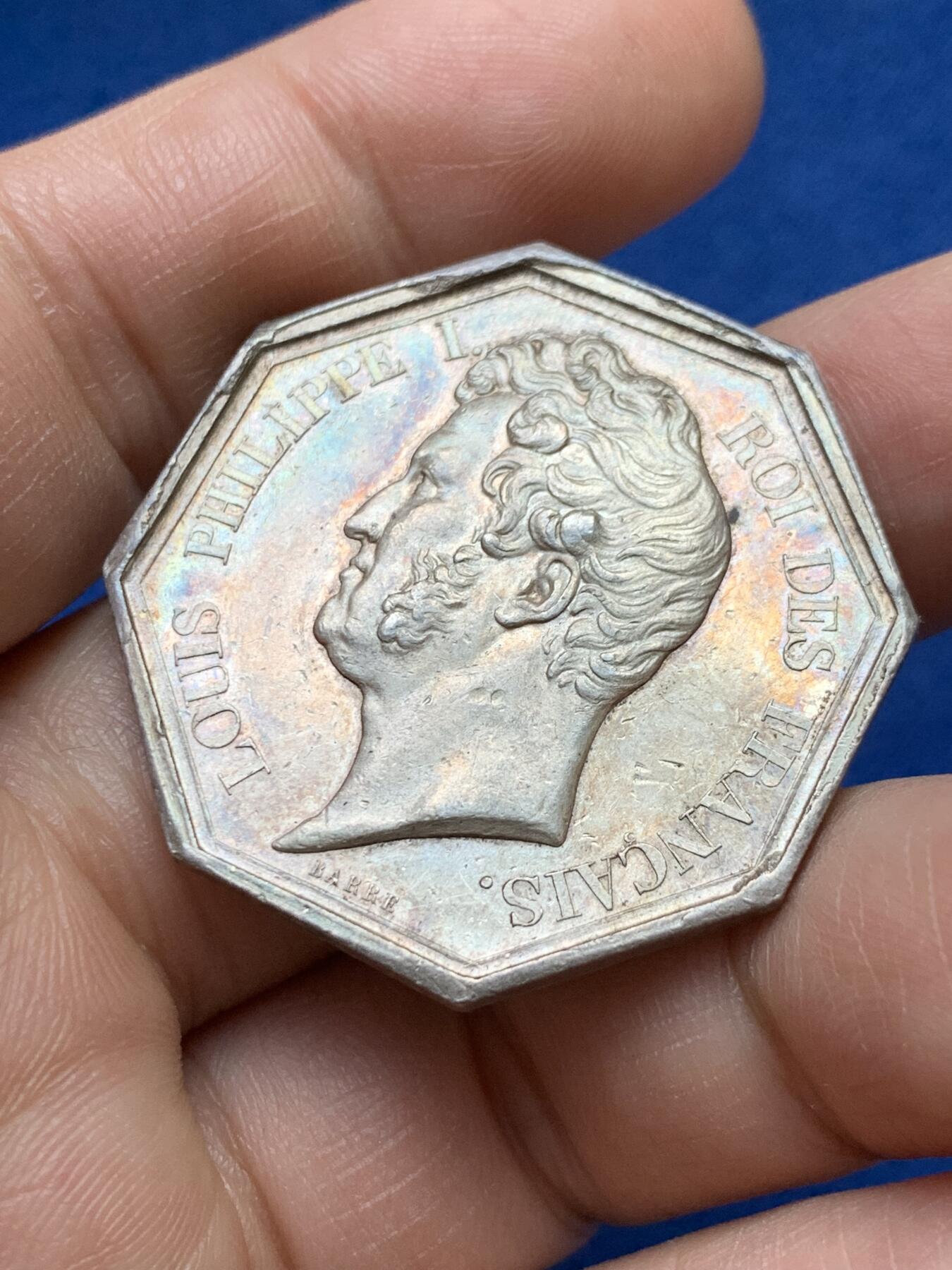 《竞宝斋》第375场 周日，周一，周二 3场连拍 （全场包邮） 法国八角银质代币，路易菲利普头像巴黎证交所，20.05g，36.3mm，油灯边铭