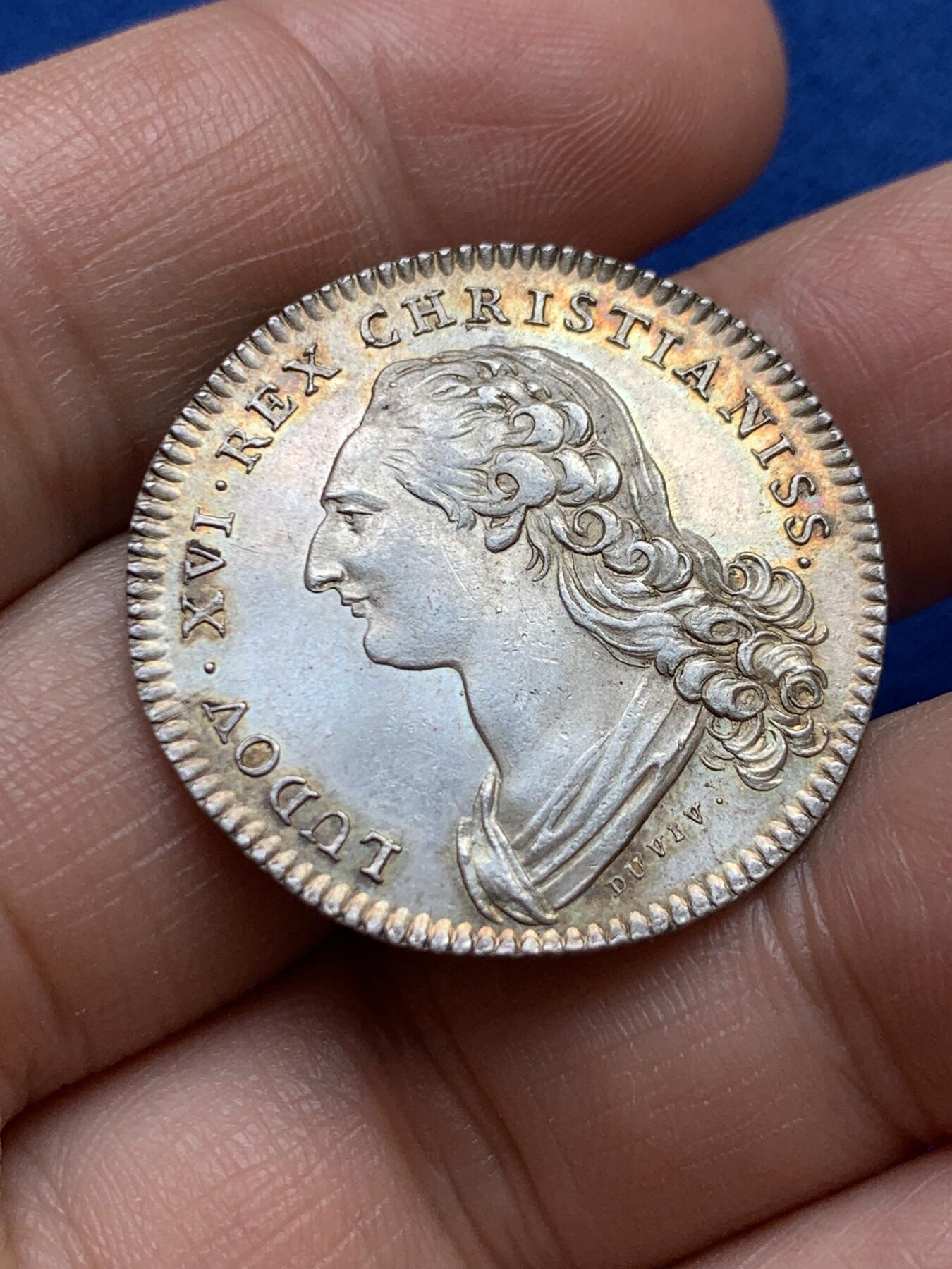 《竞宝斋》第375场 周日，周一，周二 3场连拍 （全场包邮） 法国路易十六头像药剂师银质代币，9.12g，30mm