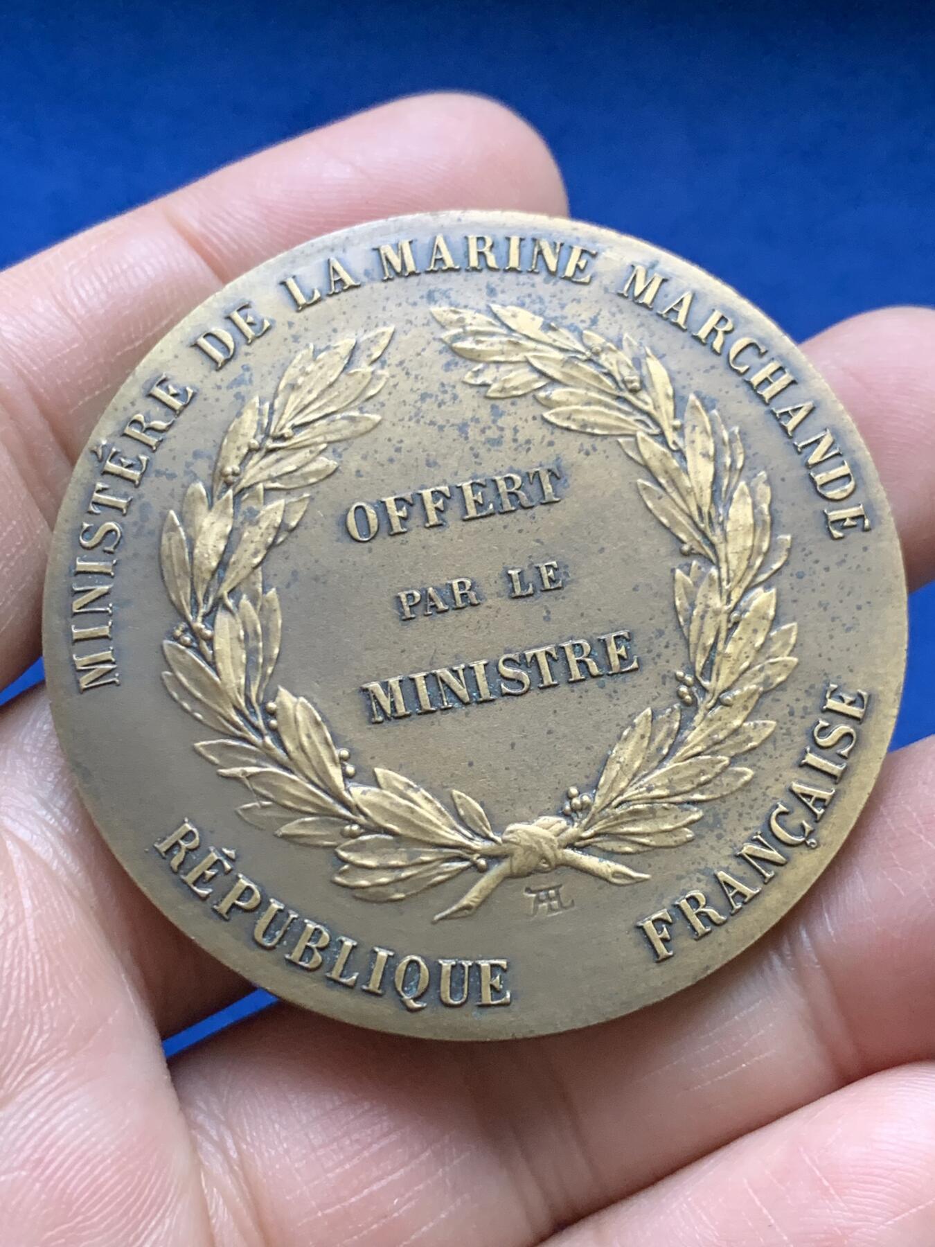 《竞宝斋》第375场 周日，周一，周二 3场连拍 （全场包邮） 法国体育部长颁发游泳比赛铜章 带盒 63g 49.7mm 丰饶角铜标