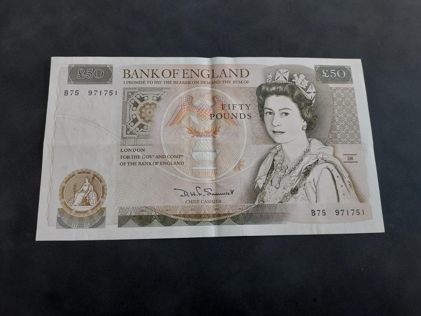 博彦收藏 BON 4月29日 8点 钱币专场 英国 女皇50镑 十字折 85品